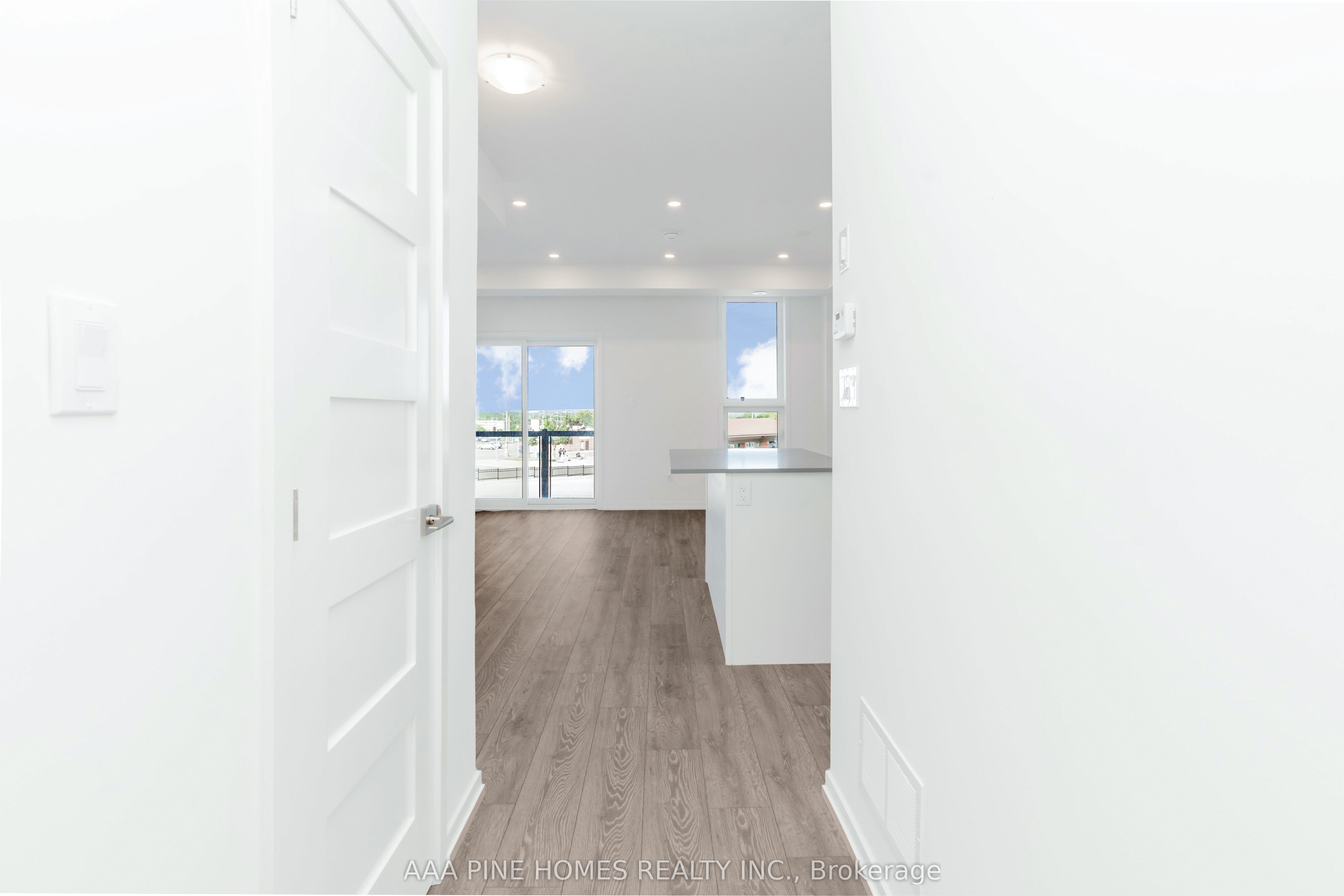 20 Lytham Green Circle, ##4