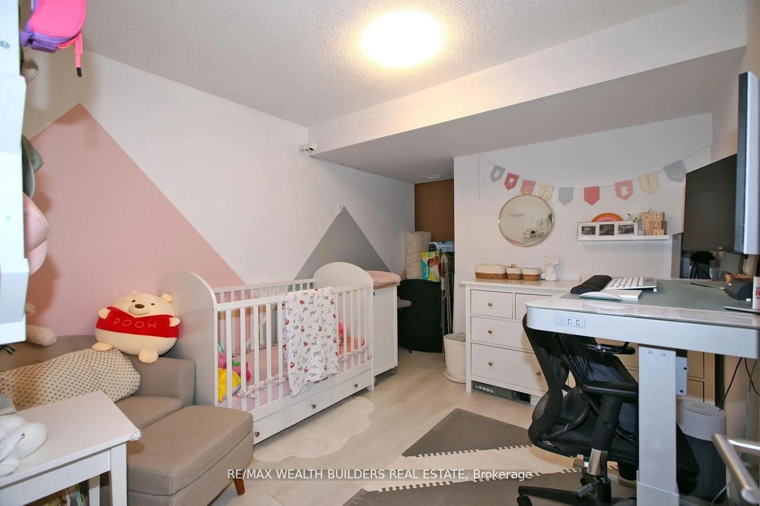 2 Bedrooms Condo at 400 Adelaide, Toronto For sale
