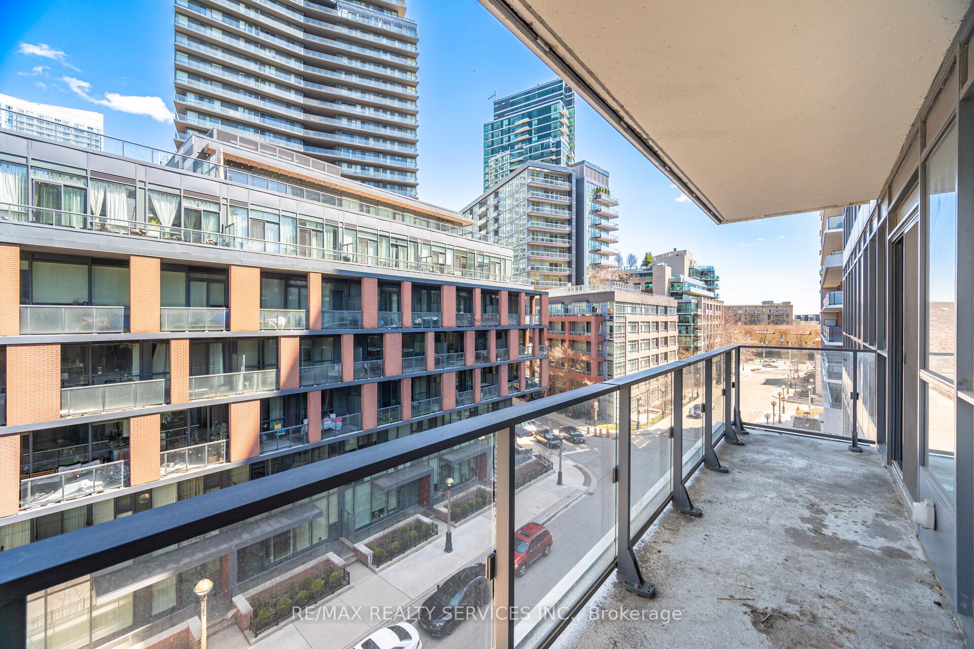 1 Bedroom Condo at 50 Bruyeres, Toronto For sale