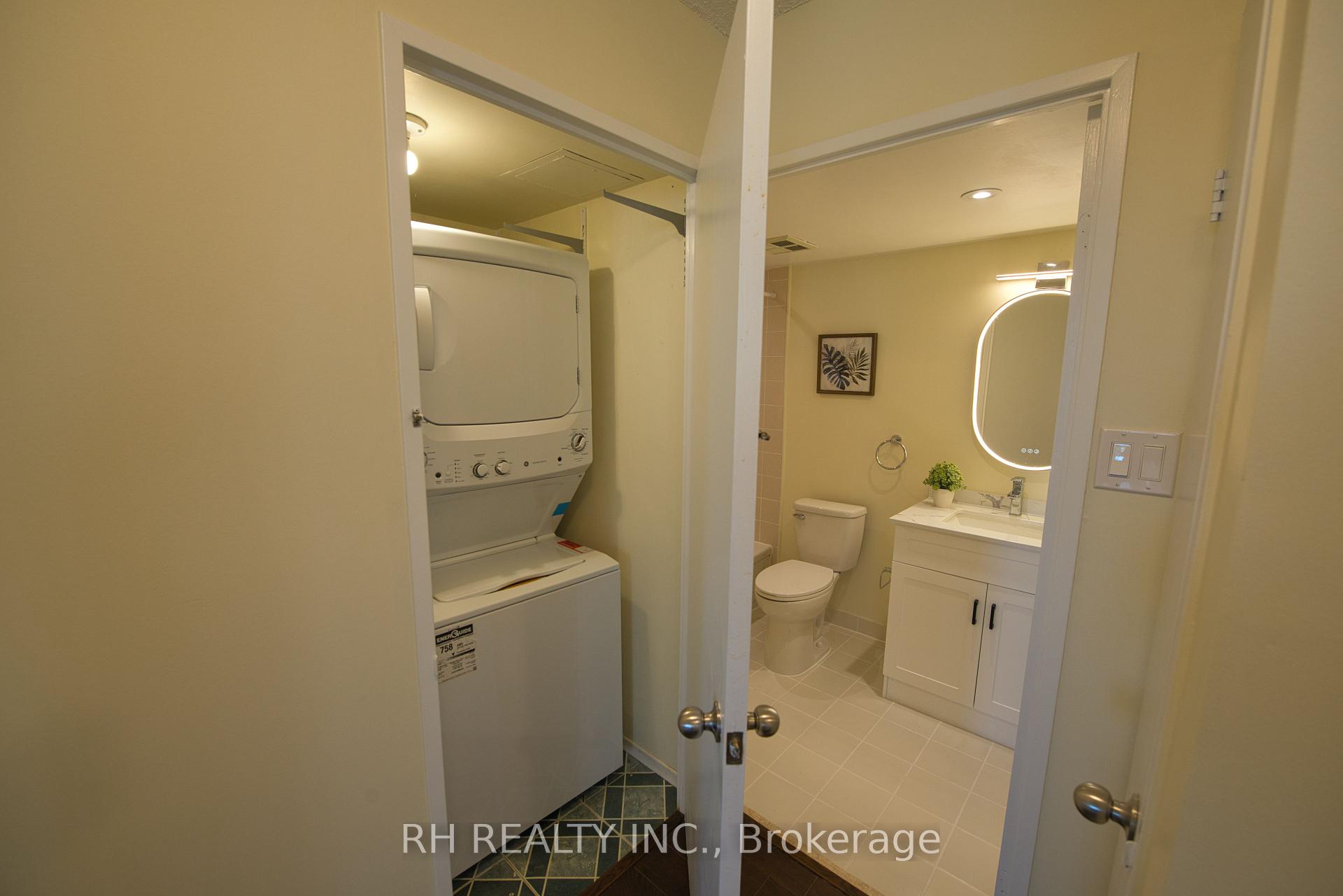 3 Bedrooms Condo at 300 Alton Towers,  Toronto For sale