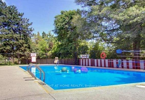2 Bedrooms Condo at 5877 Bathurst,  Toronto For sale