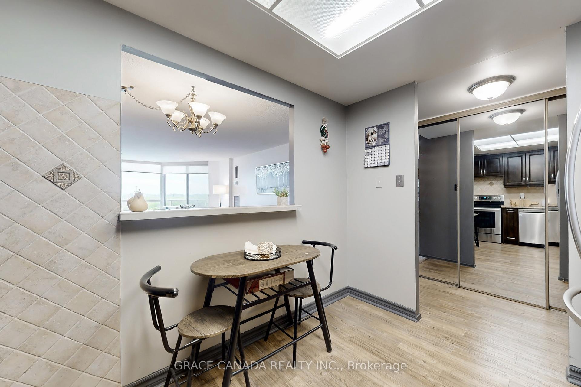 2 Bedrooms Condo at 10 Dean Park, Toronto For sale