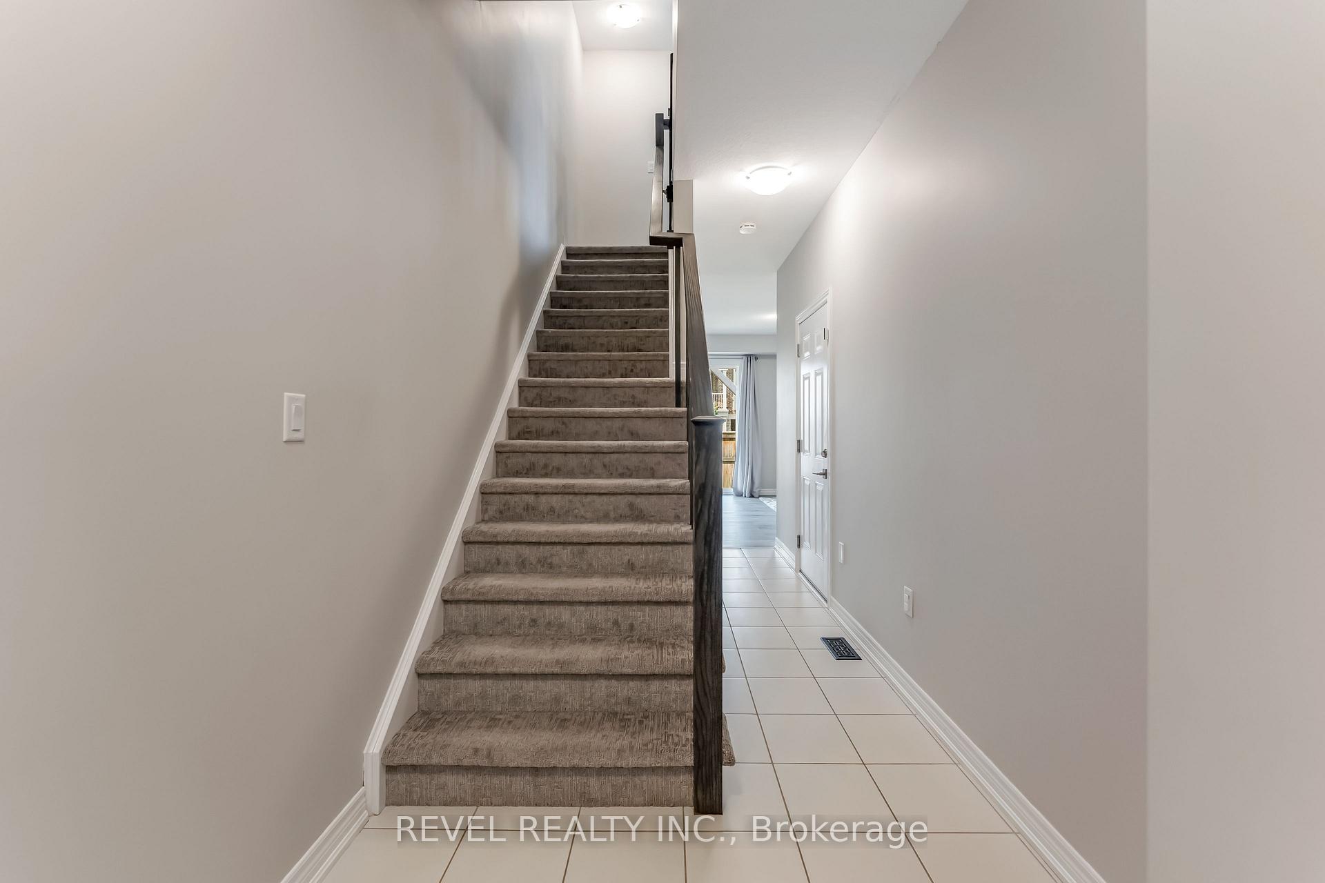 3 Bedrooms Condo at 288 Glover, Hamilton For sale