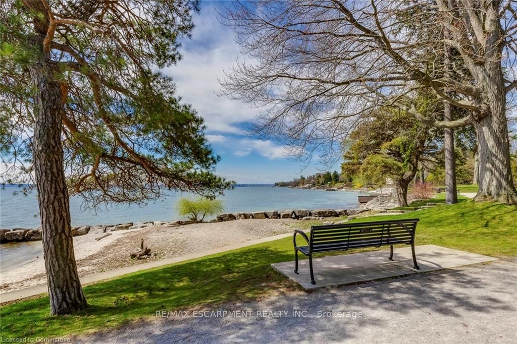 4306 Lakeshore Road