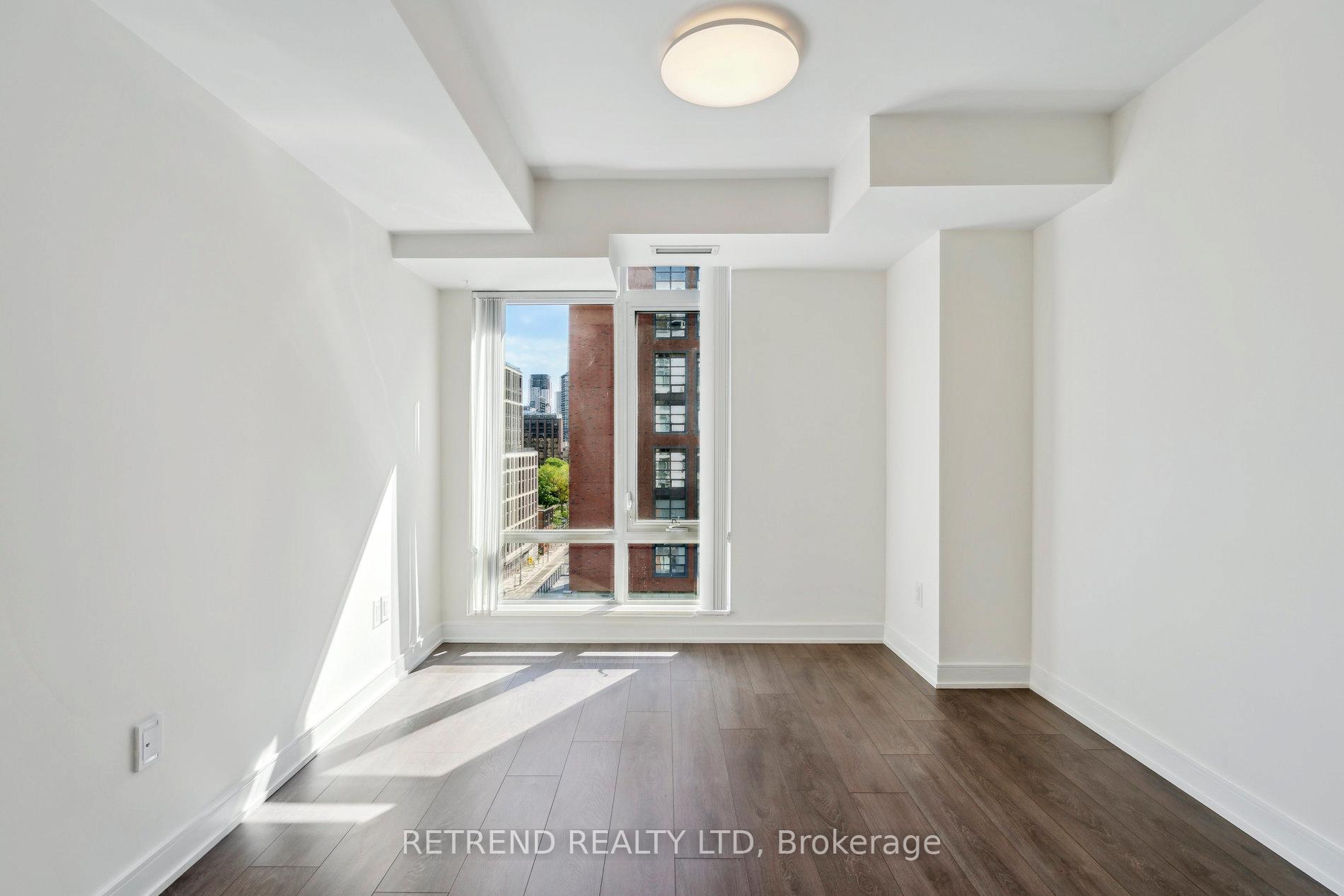 3 Bedrooms Condo at 525 Adelaide, Toronto For sale