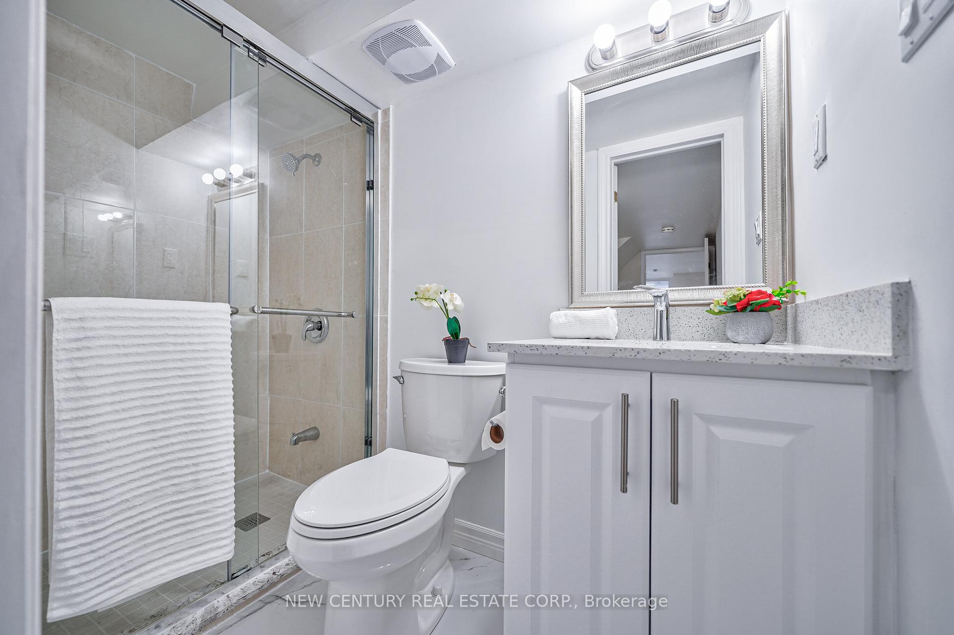 3 Bedrooms Condo at 92 Trailridge,  Toronto For sale