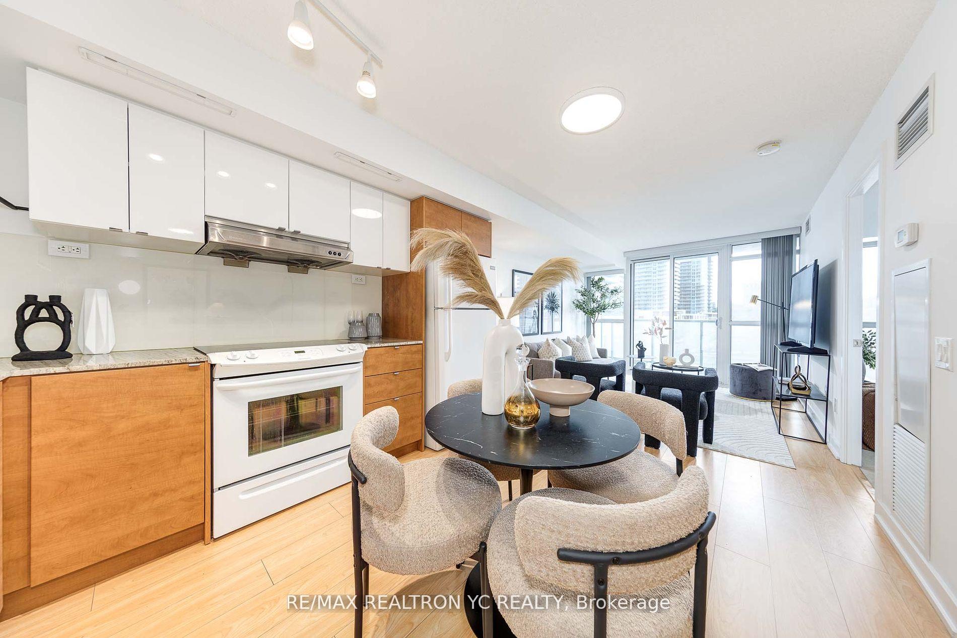 2 Bedrooms Condo at 121 Mcmahon, Toronto For sale