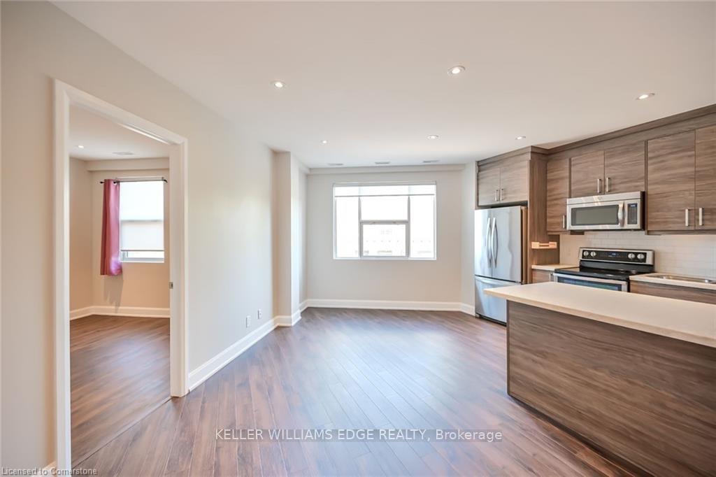 2 Bedrooms Condo at 2 King,  Hamilton For sale
