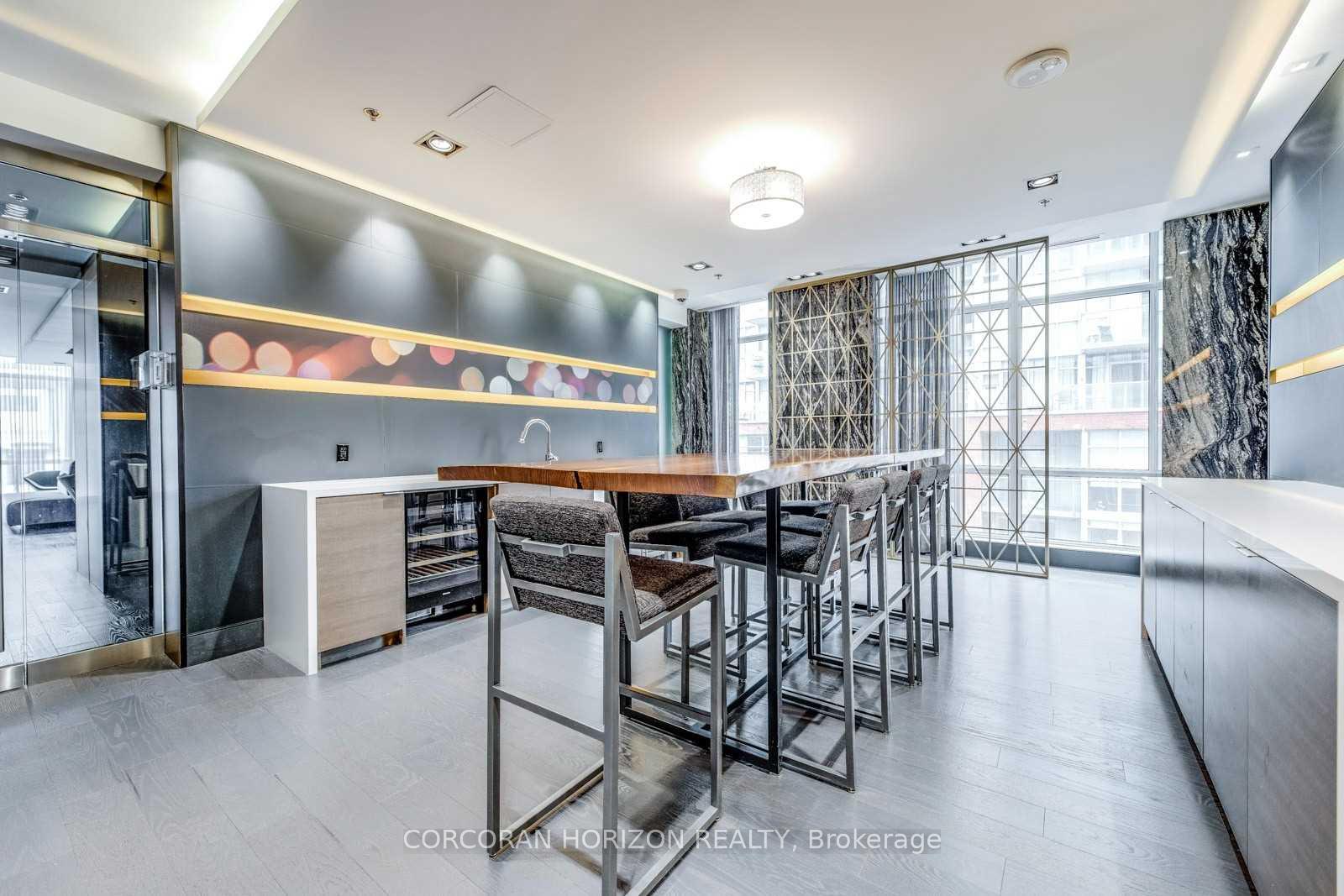 4 Bedrooms Condo at 30 Nelson, Toronto For sale