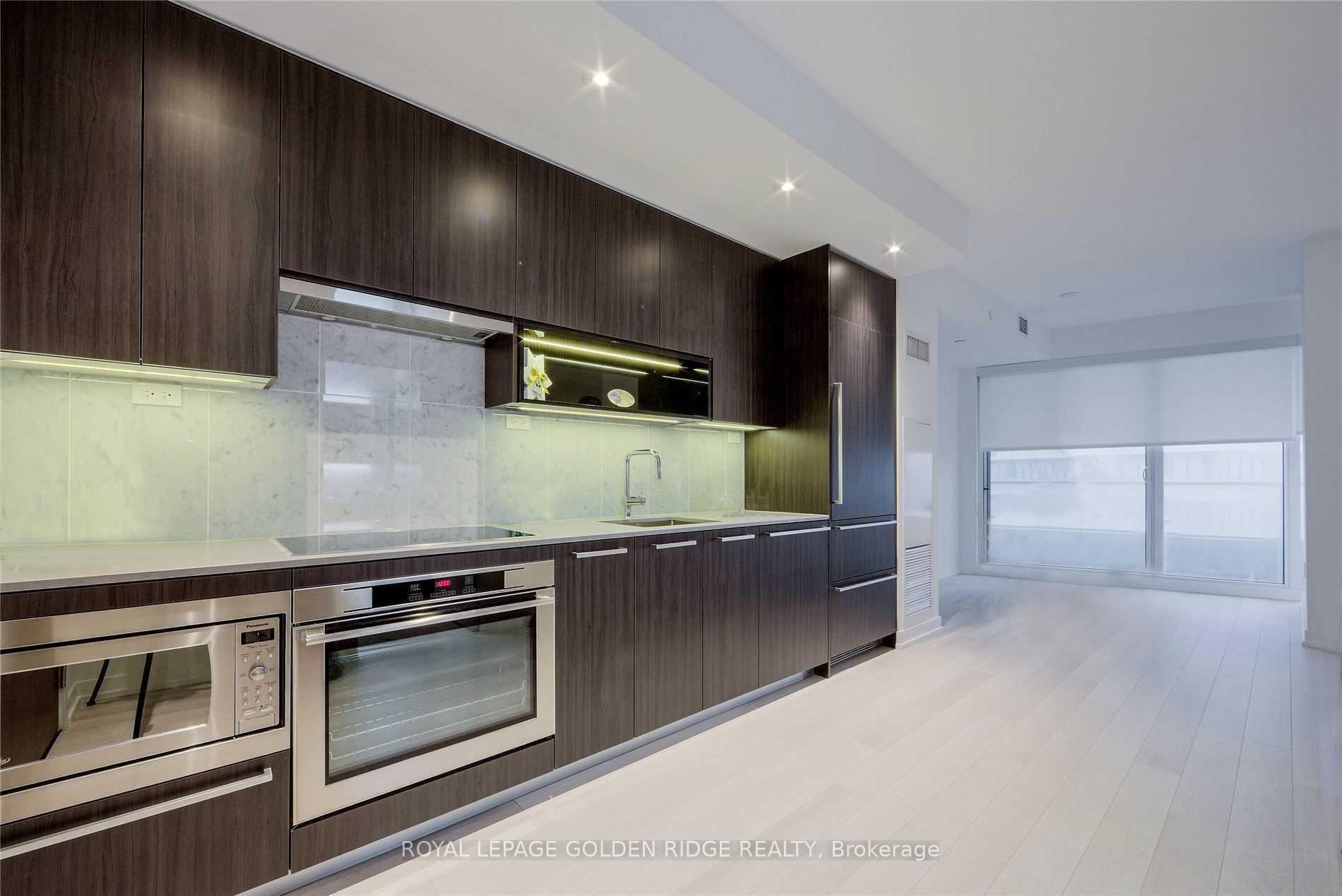 2 Bedrooms Condo at 117 McMahon, Toronto For sale
