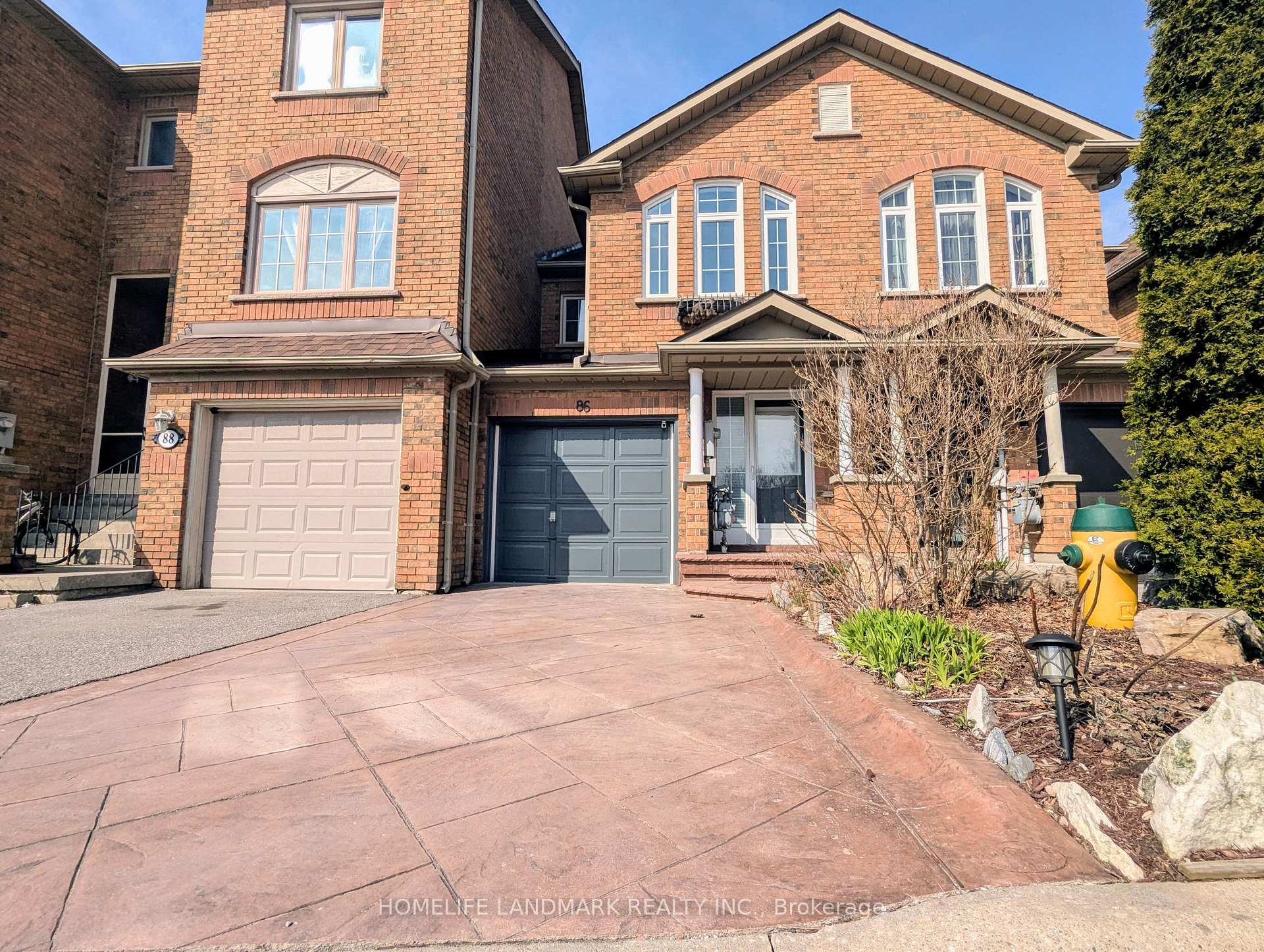 4 Bedrooms Condo at 86 Tania, Vaughan For sale