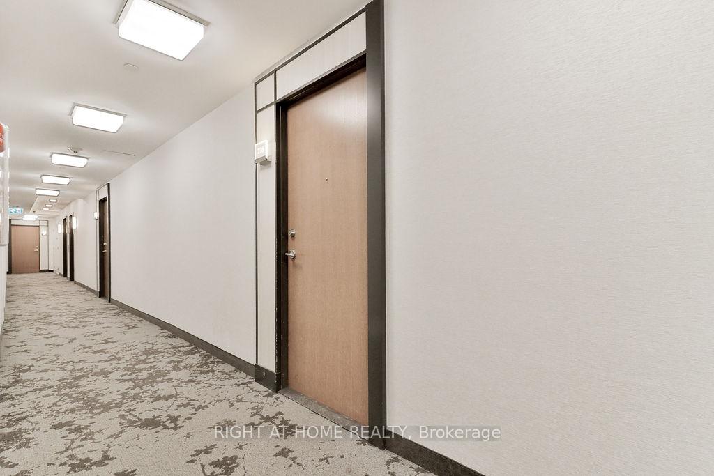2 Bedrooms Condo at 30 Shore Breeze, Toronto For sale