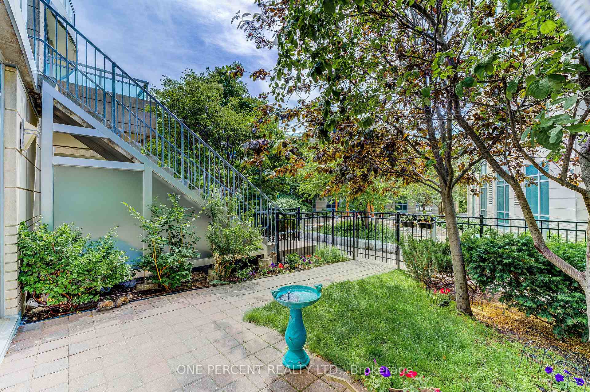 1 Bedroom Condo at 31 Olive, Toronto For sale