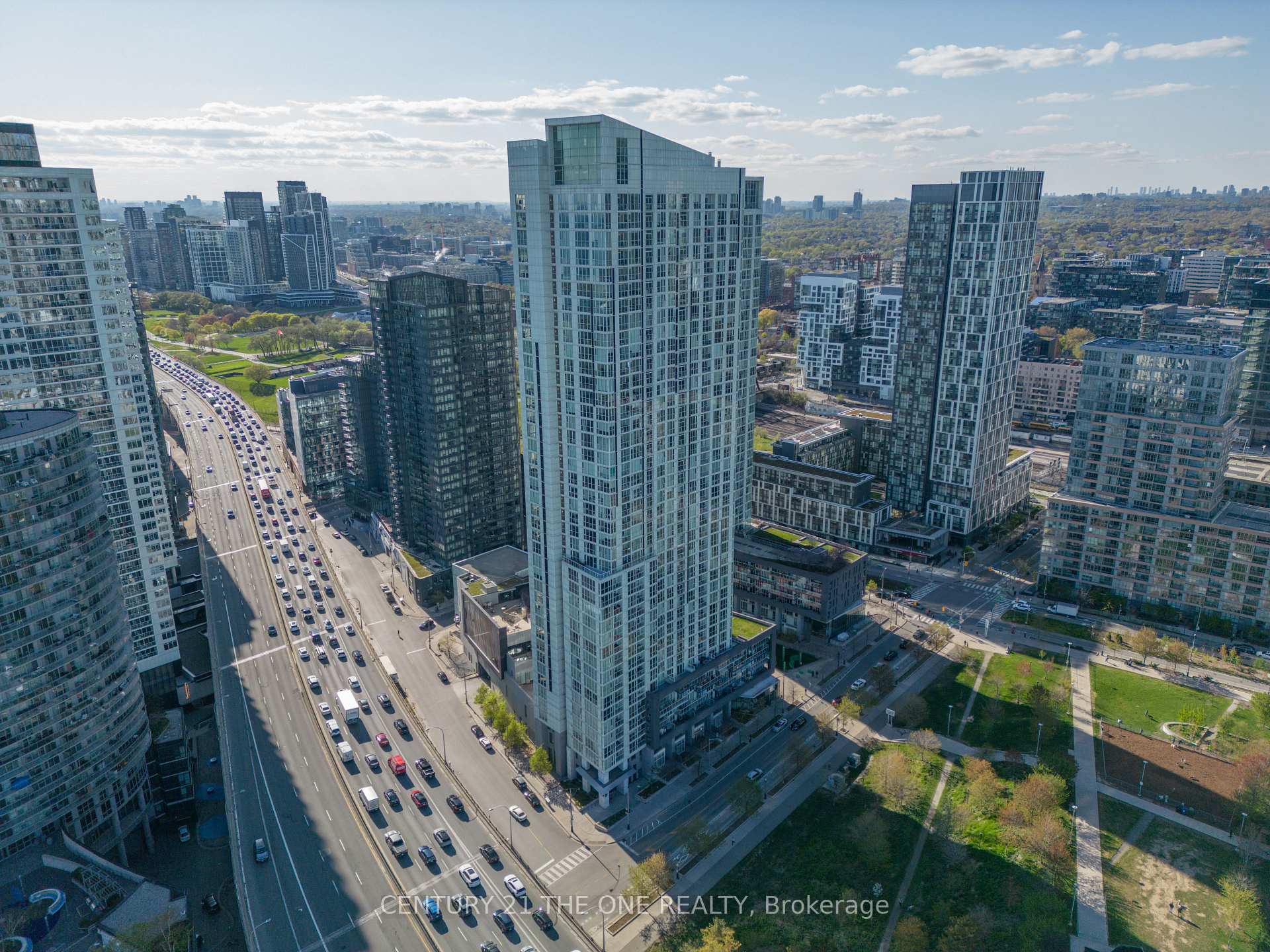 2 Bedrooms Condo at 75 Queens Wharf, Toronto For sale