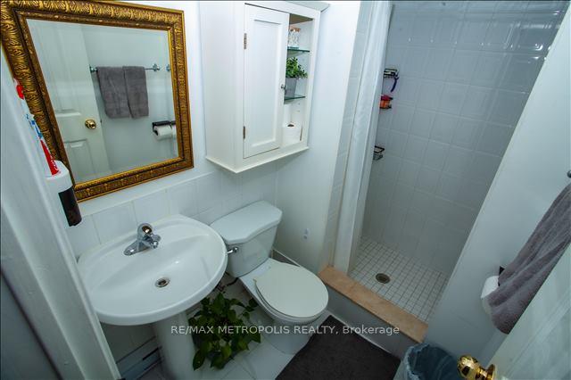 5 Bedrooms Condo at 39 John Cabot,  Toronto For sale