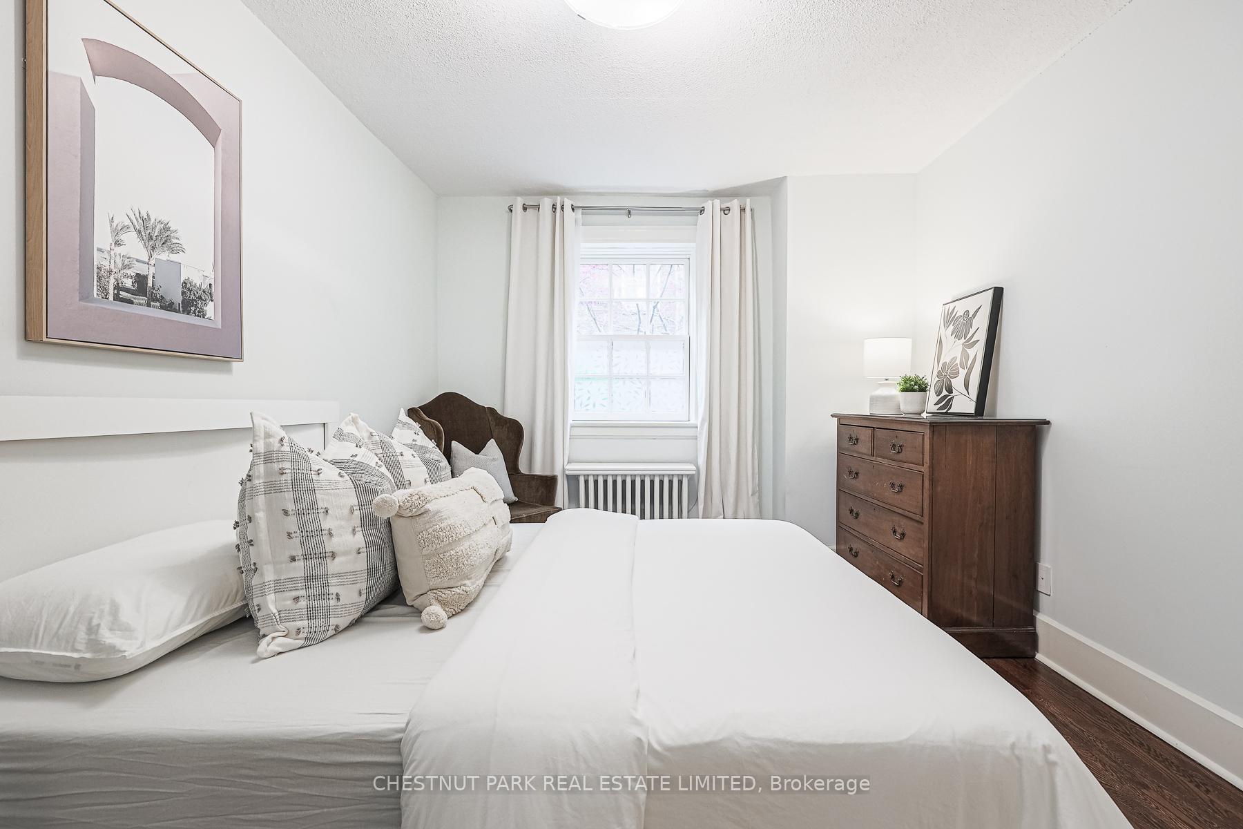 4 Bedrooms Condo at 480 Oriole, Toronto For sale