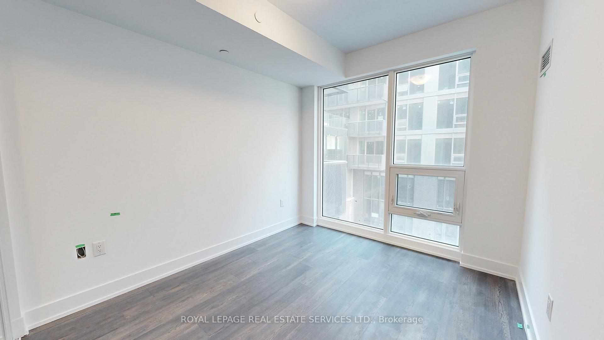 2 Bedrooms Condo at 2450 Old Bronte, Oakville For sale