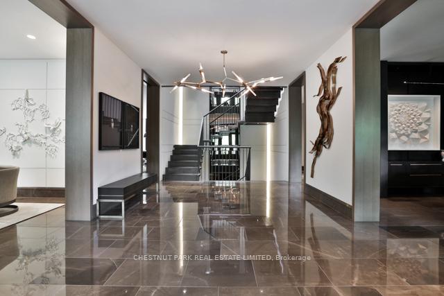 18 Chestnut Park Road, Toronto, ON M4W 1W6