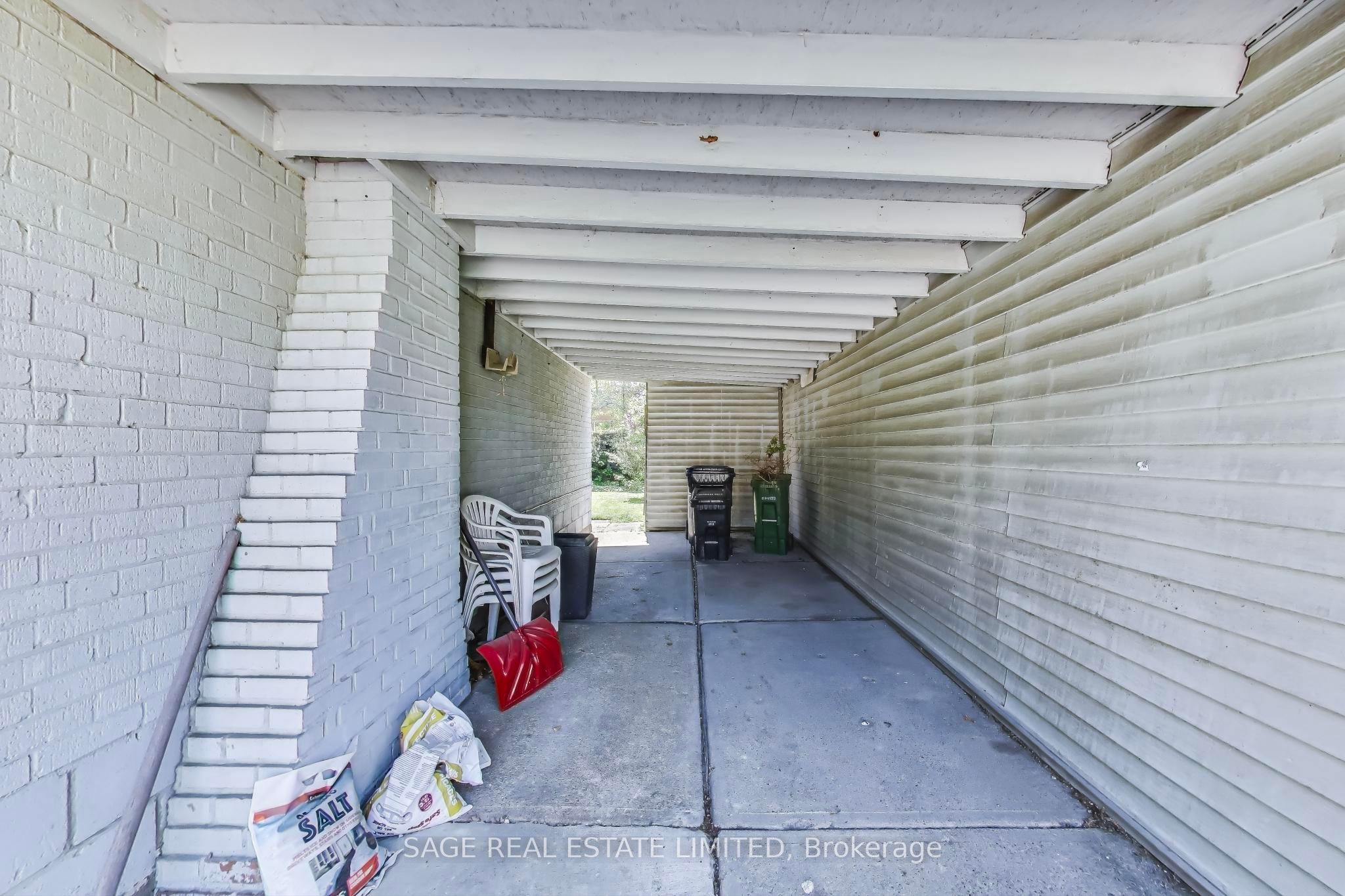 33 Kirkland Boulevard