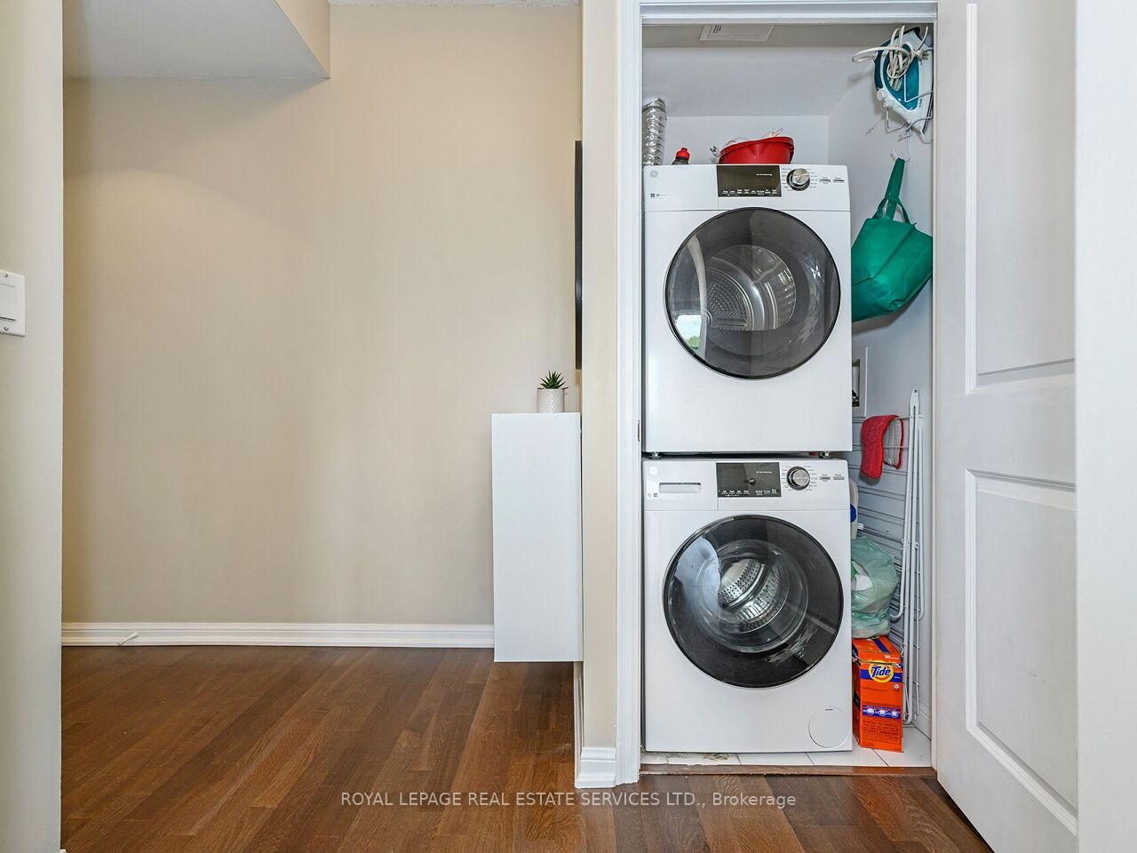 2 Bedrooms Condo at 628 Fleet, Toronto For sale