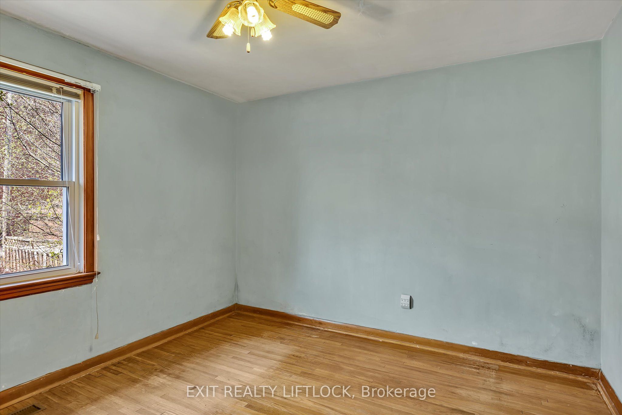 250 Bellevue Street, Peterborough North, ON K9H 5E5