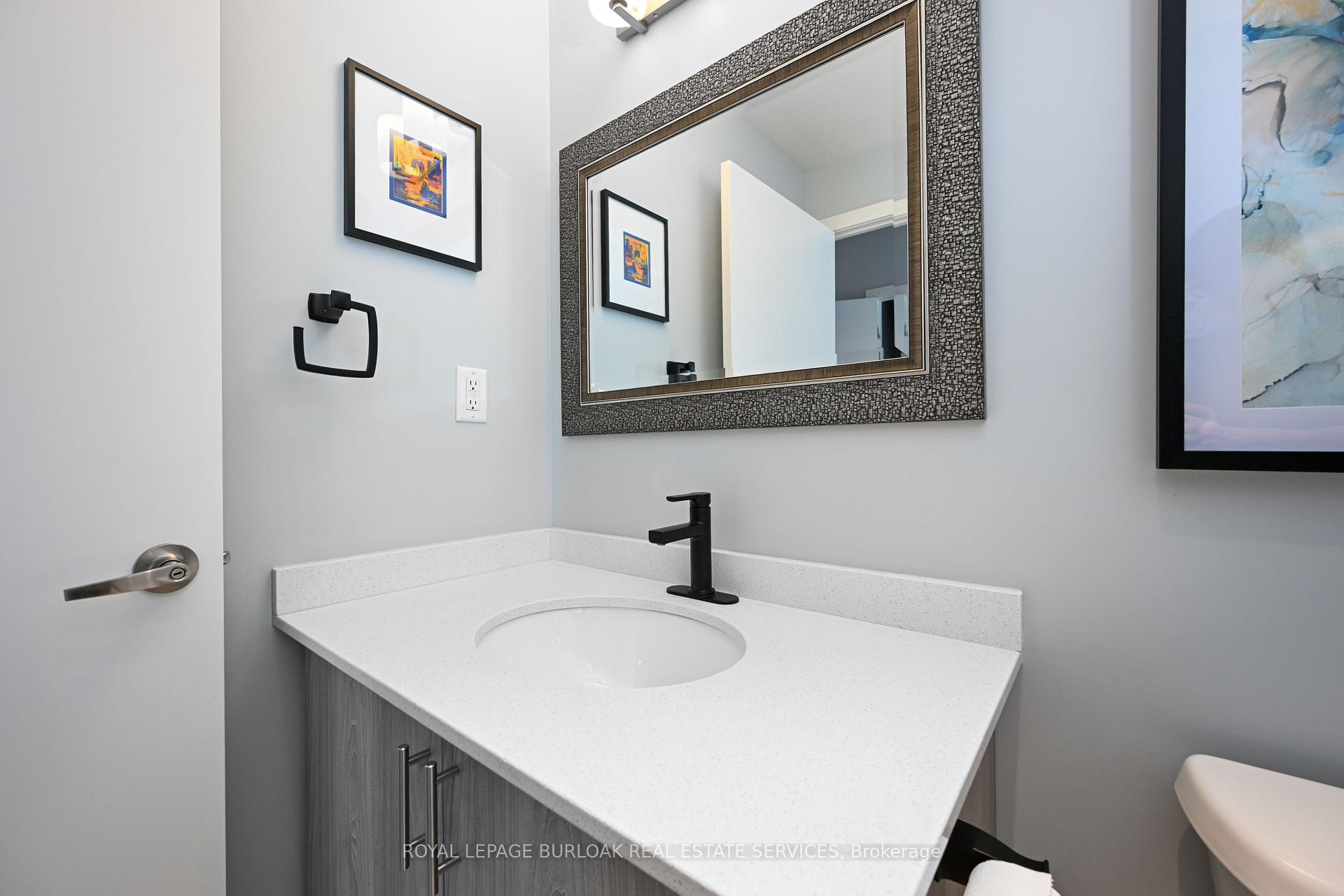 2 Bedrooms Condo at 16 Markle,  Hamilton For sale
