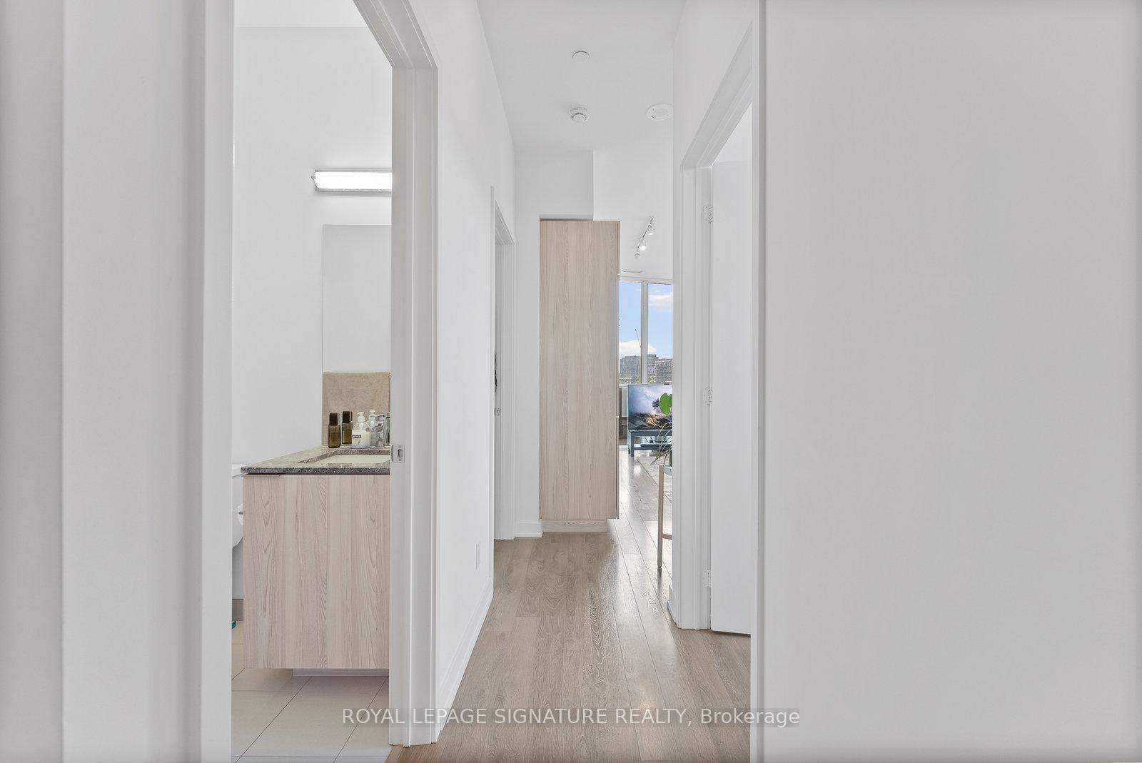 2 Bedrooms Condo at 50 Ordnance, Toronto For sale