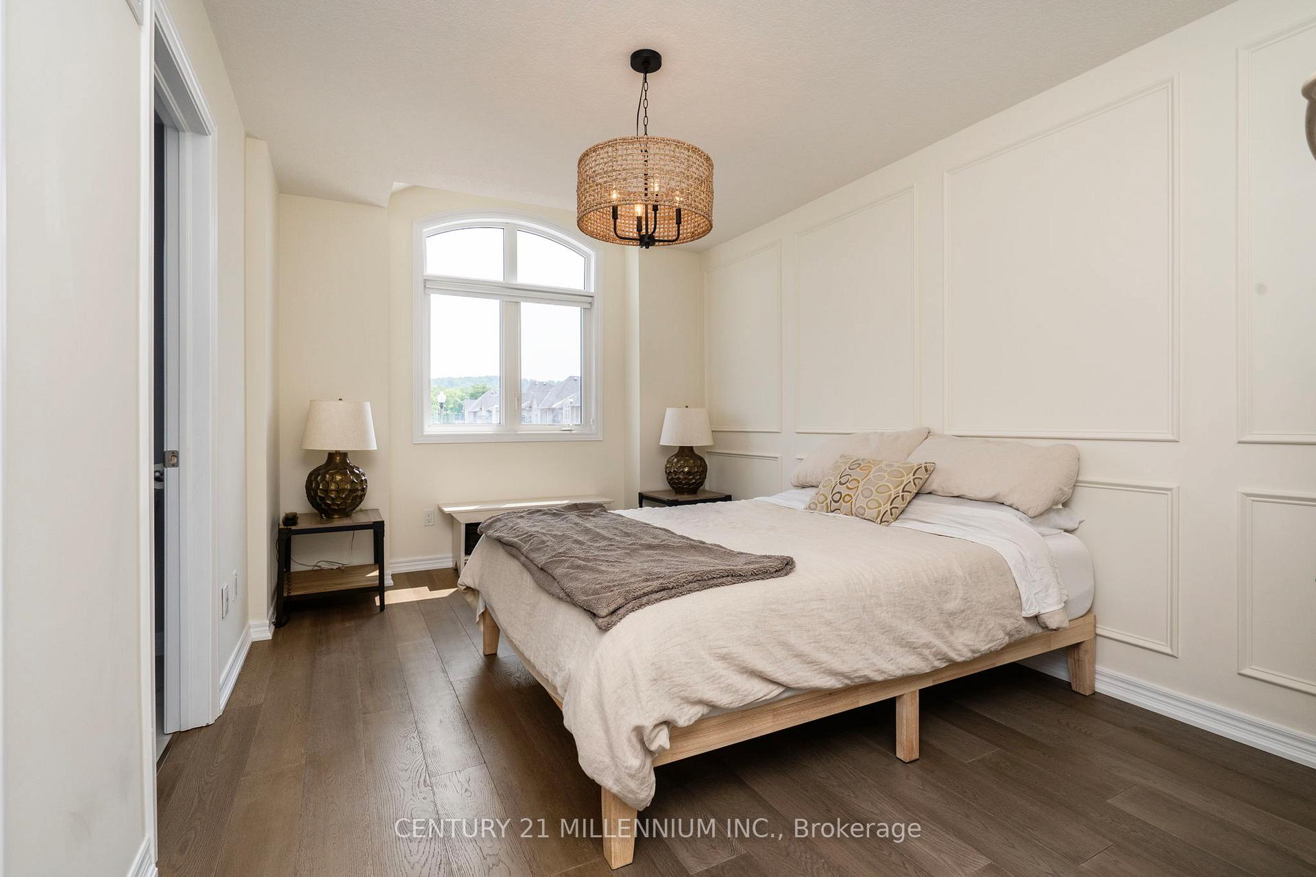 3 Bedrooms Condo at 19 Arietta, Hamilton For sale