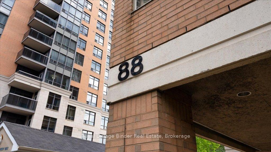 3 Bedrooms Condo at 88 Grandview,  Toronto For sale