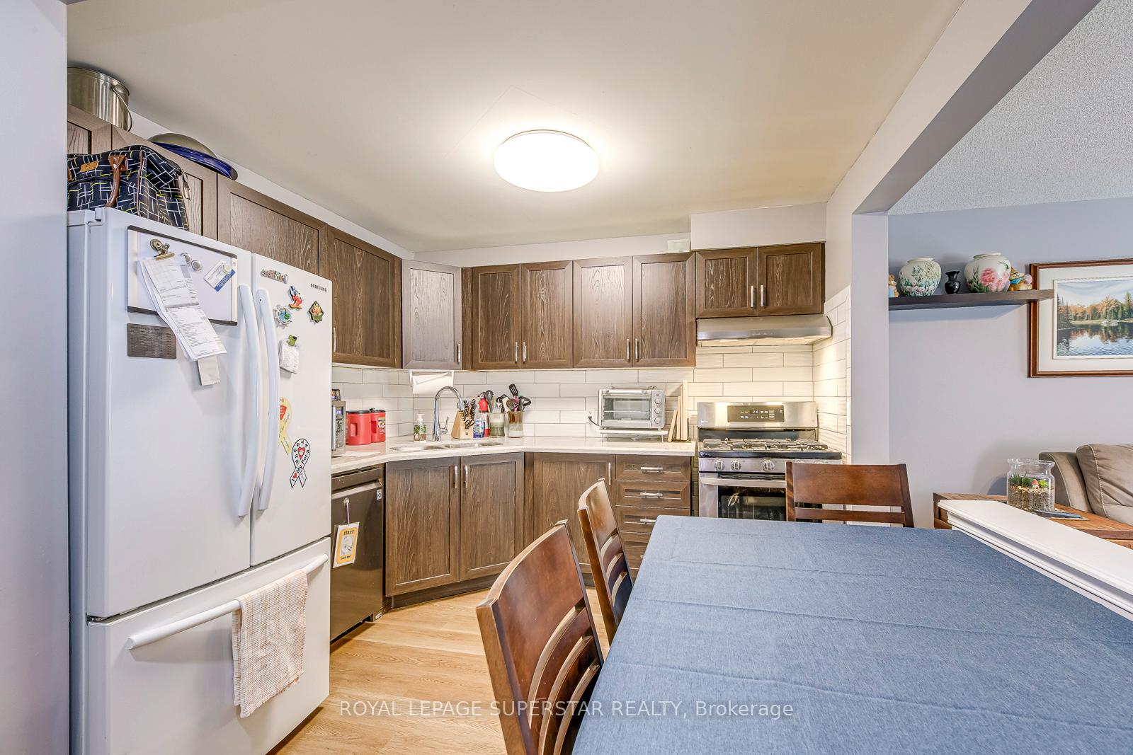 3 Bedrooms Condo at 1809 Upper Wentworth, Hamilton For sale