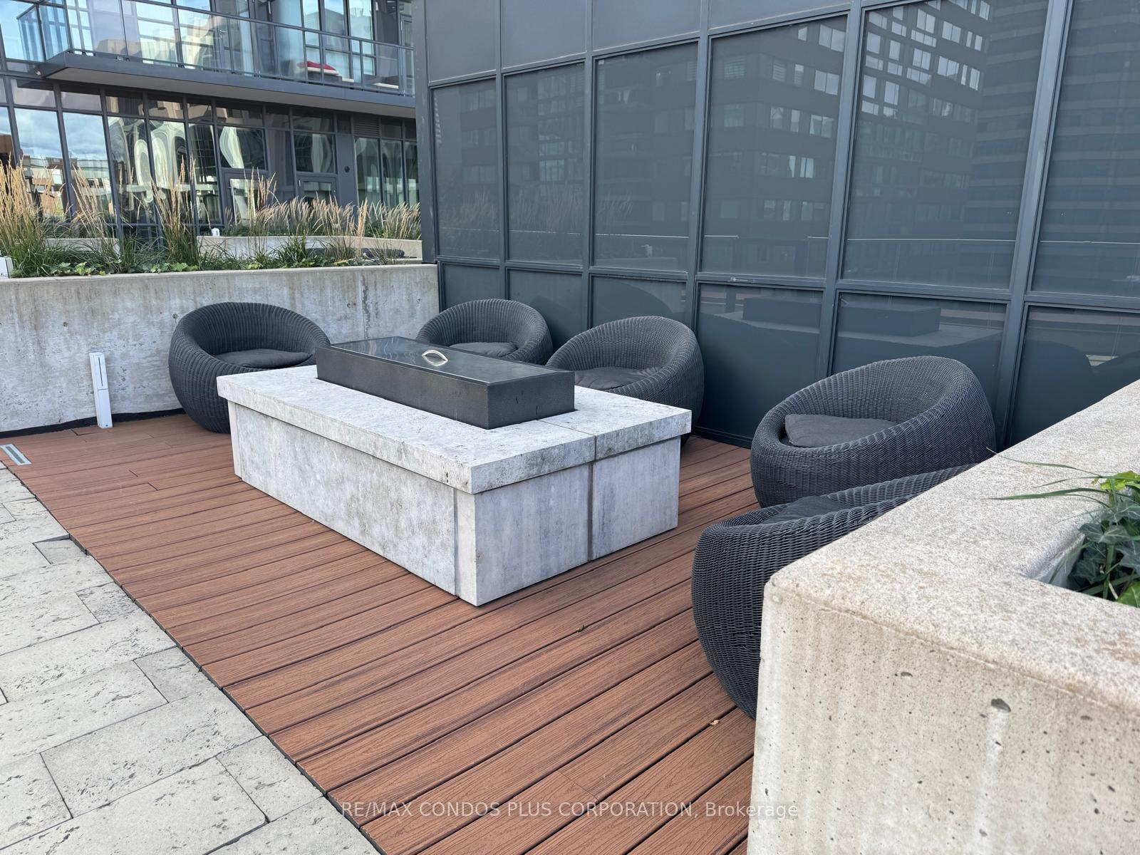 1 Bedroom Condo at 32 Davenport, Toronto For sale