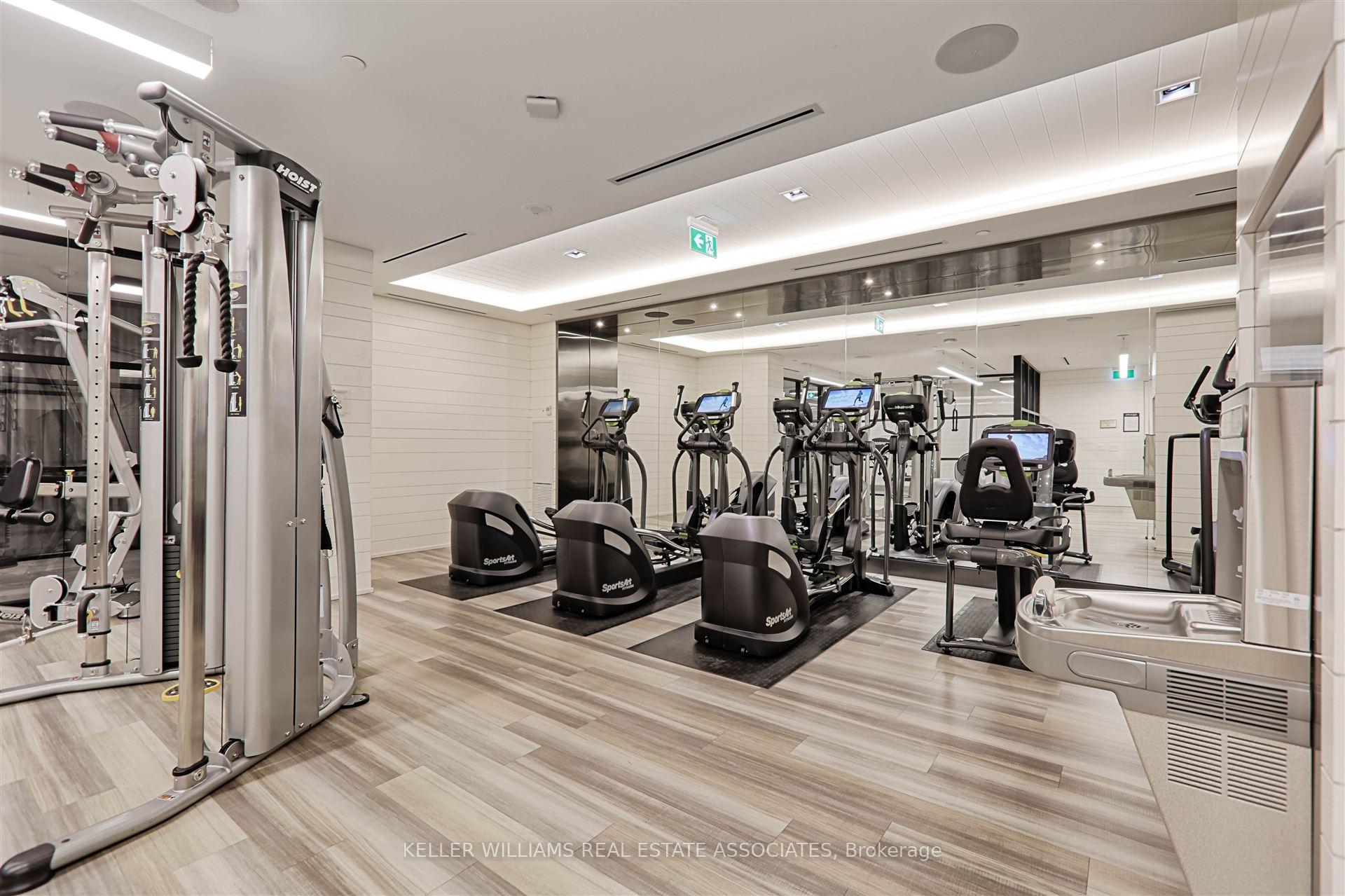 2 Bedrooms Condo at 15 Merchants’ Wharf, Toronto For sale