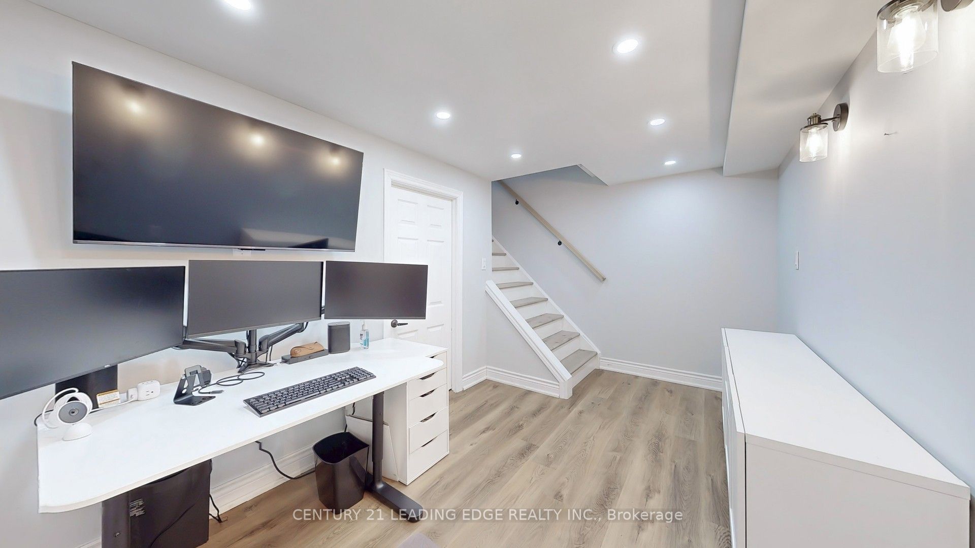 1100 Oxford Street, #118