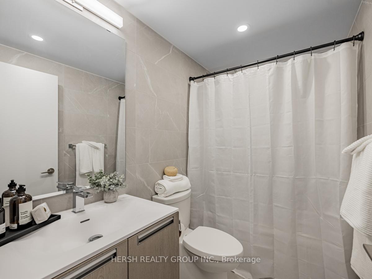 2 Bedrooms Condo at 160 Kingsway,  Toronto For sale