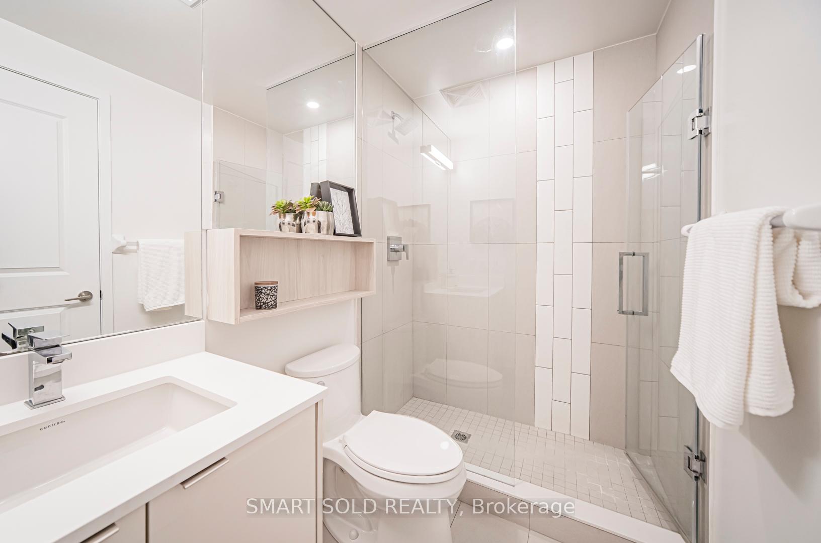 2 Bedrooms Condo at 100 Dalhousie, Toronto For sale