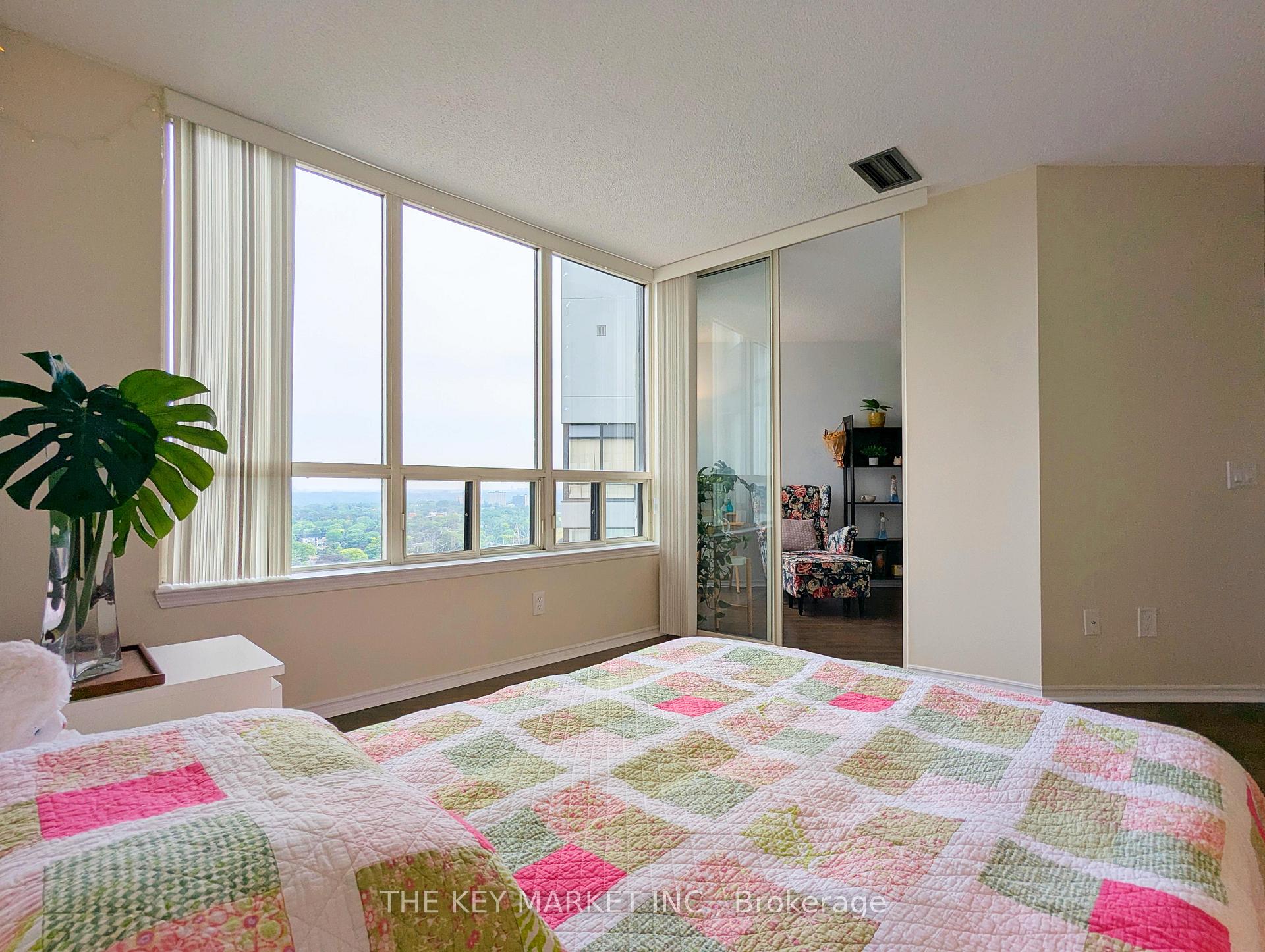4 Bedrooms Condo at 7 Bishop, Toronto For sale