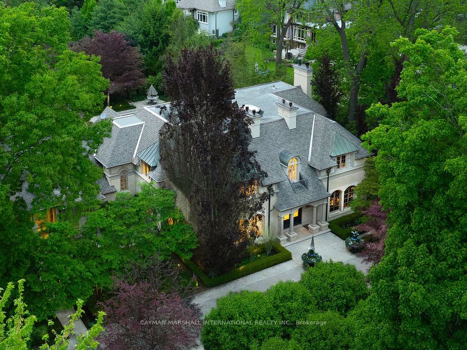 1021 Lakeshore