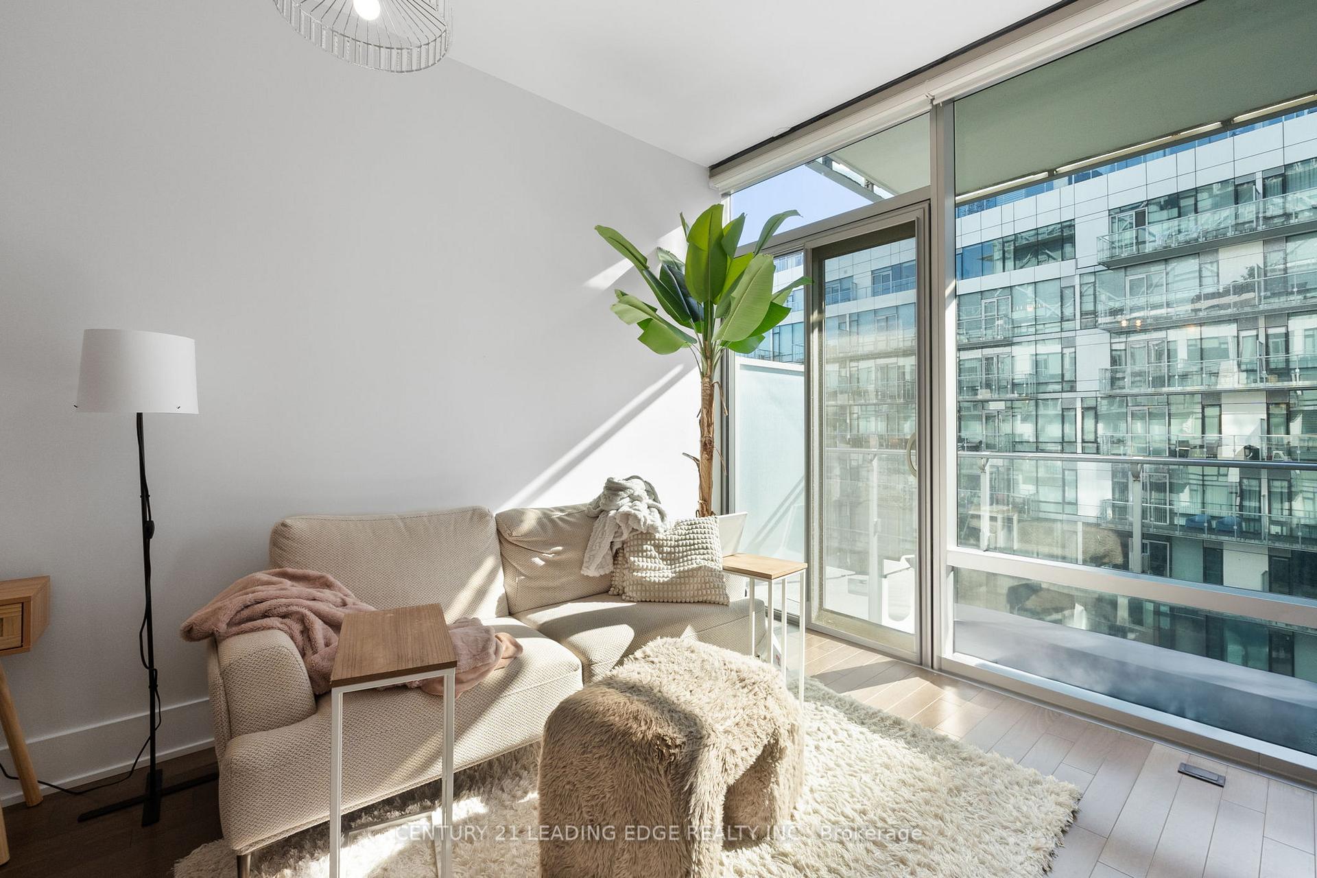 1 Bedroom Condo at 39 Queens, Toronto For sale