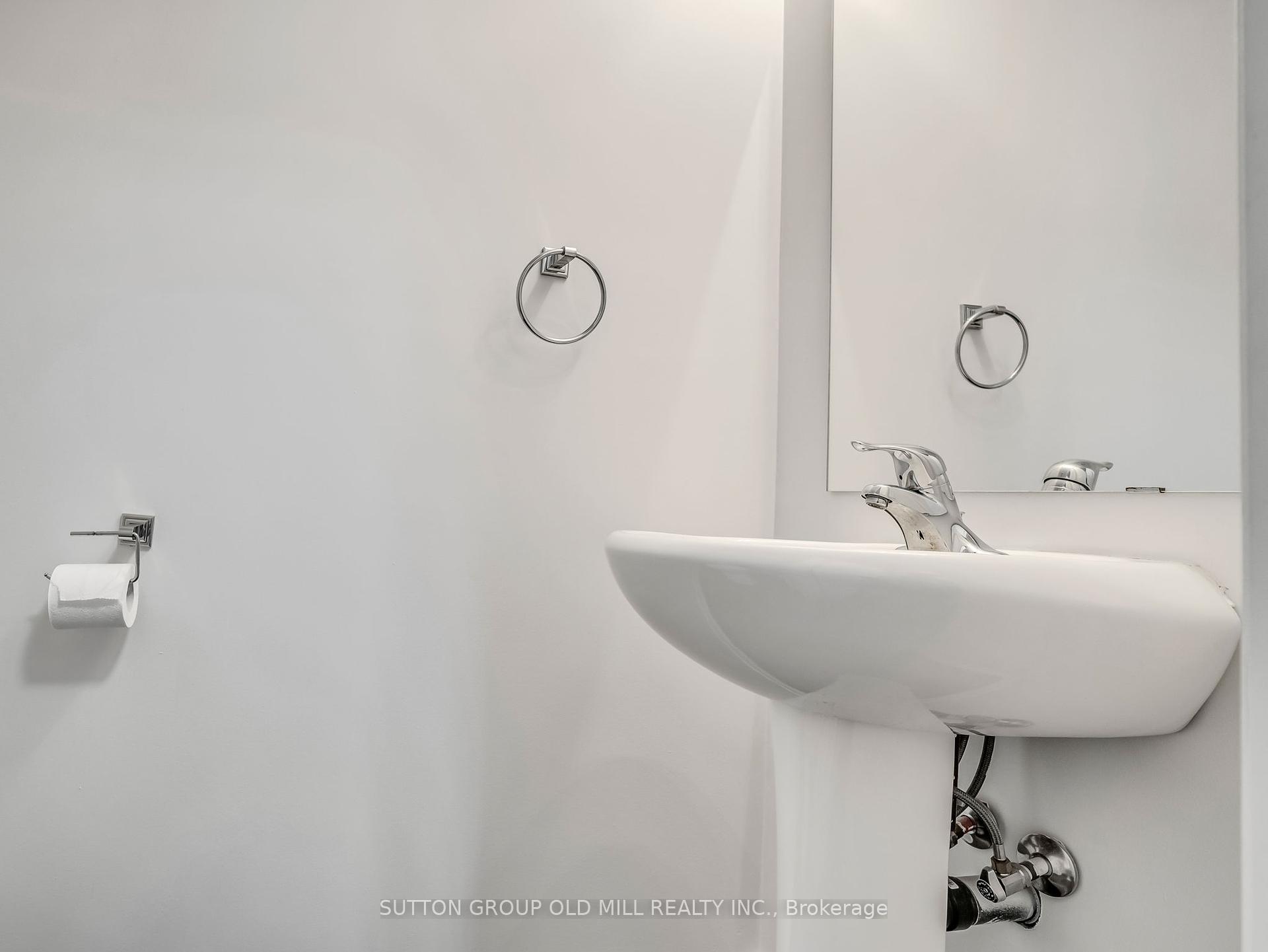 2 Bedrooms Condo at 43 Hays, Oakville For sale