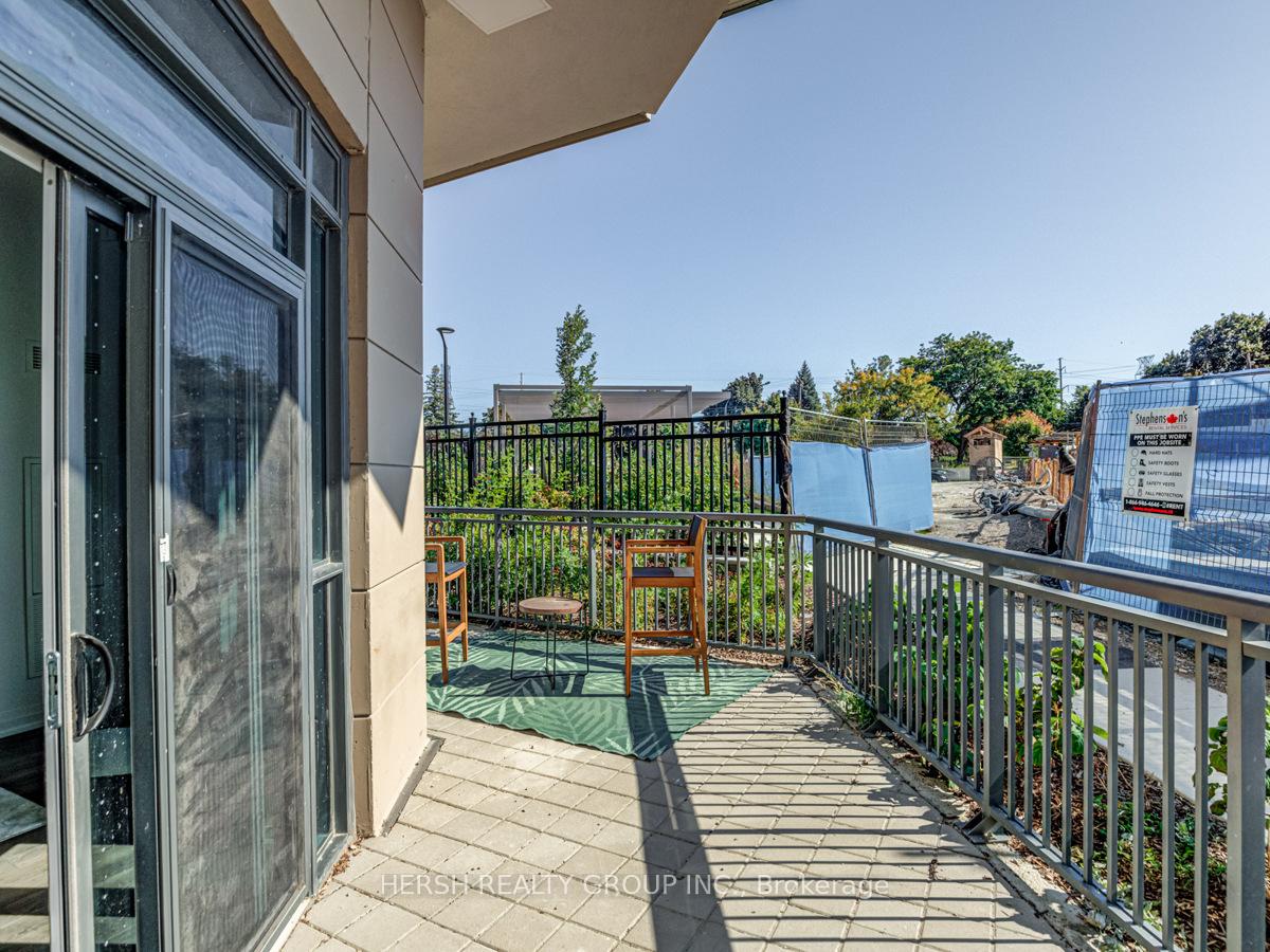 3 Bedrooms Condo at 10 Meadowglen,  Toronto For sale