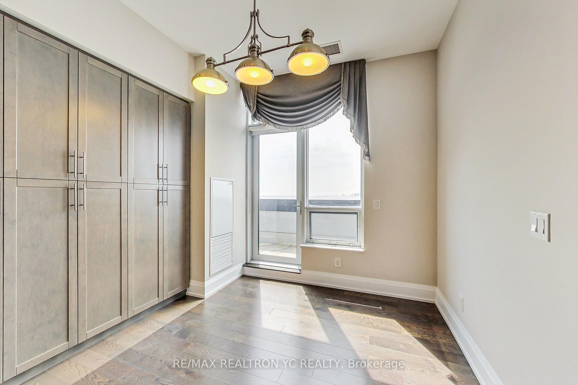 4 Bedrooms Condo at 2 Anndale, Toronto For sale