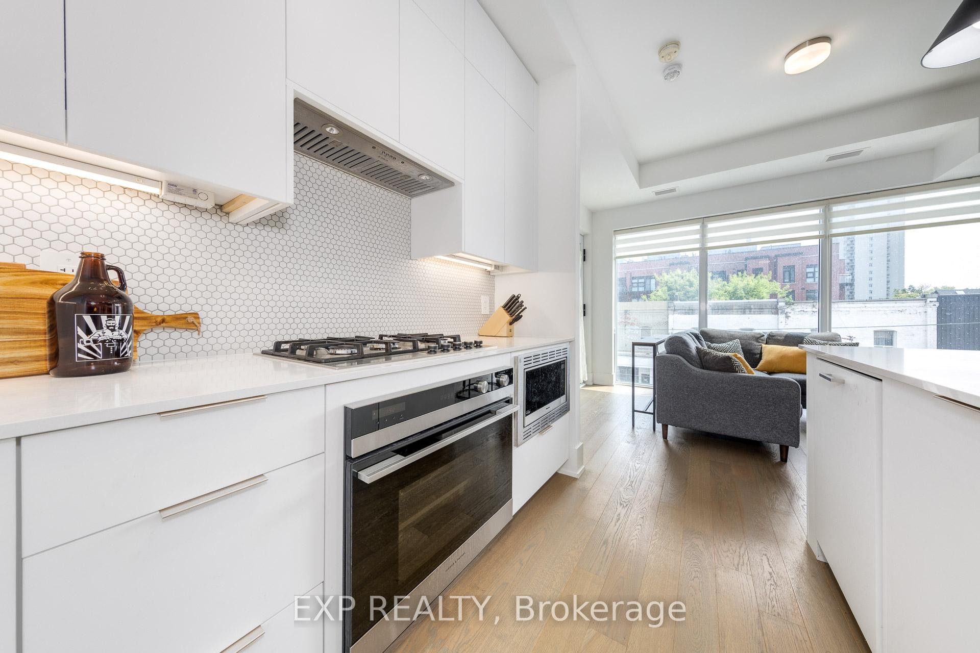2 Bedrooms Condo at 495 Logan, Toronto For sale