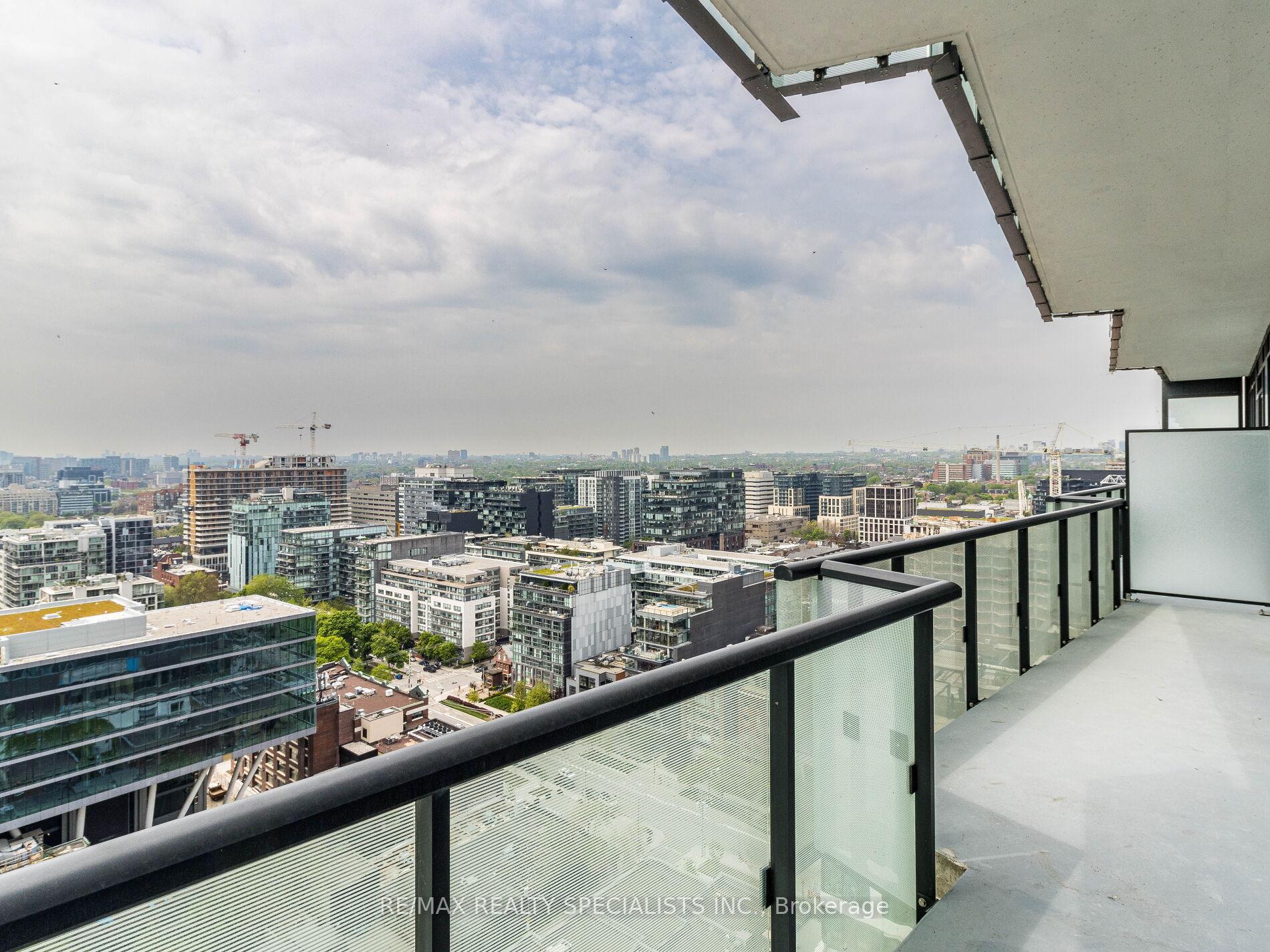 3 Bedrooms Condo at 480 Front,  Toronto For sale