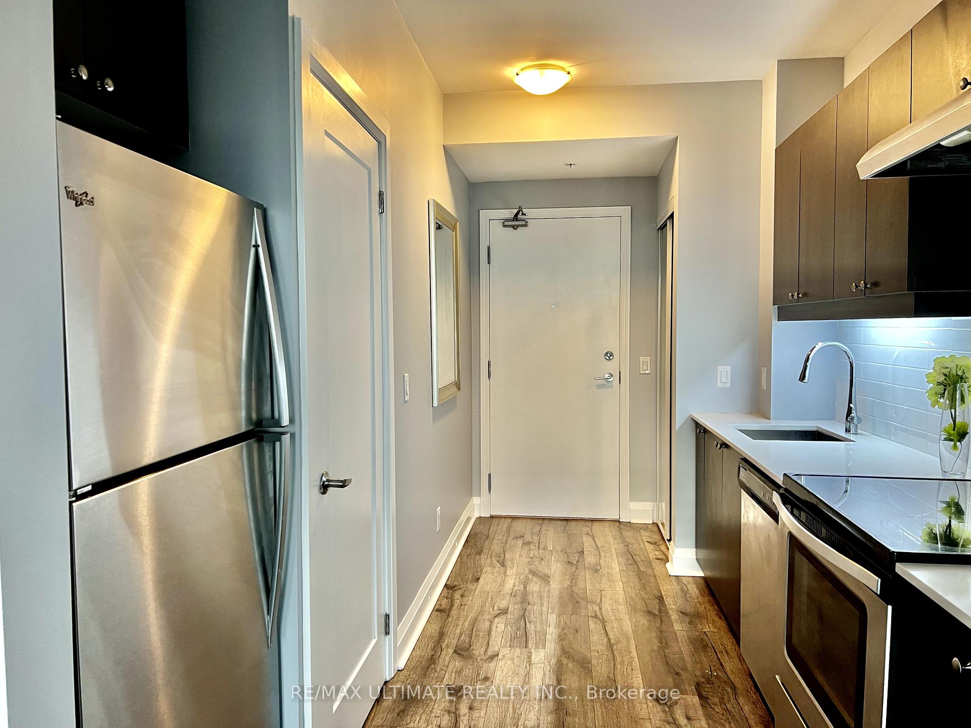 1 Bedroom Condo at 2522 Keele,  Toronto For sale