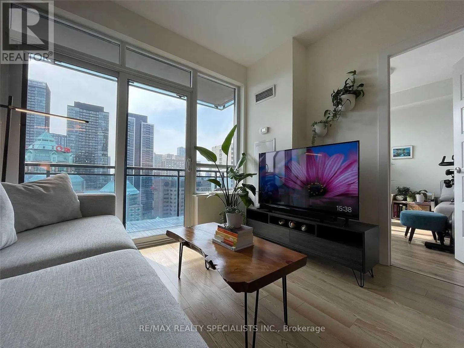 2 Bedrooms Condo at 28 Linden, Toronto For sale