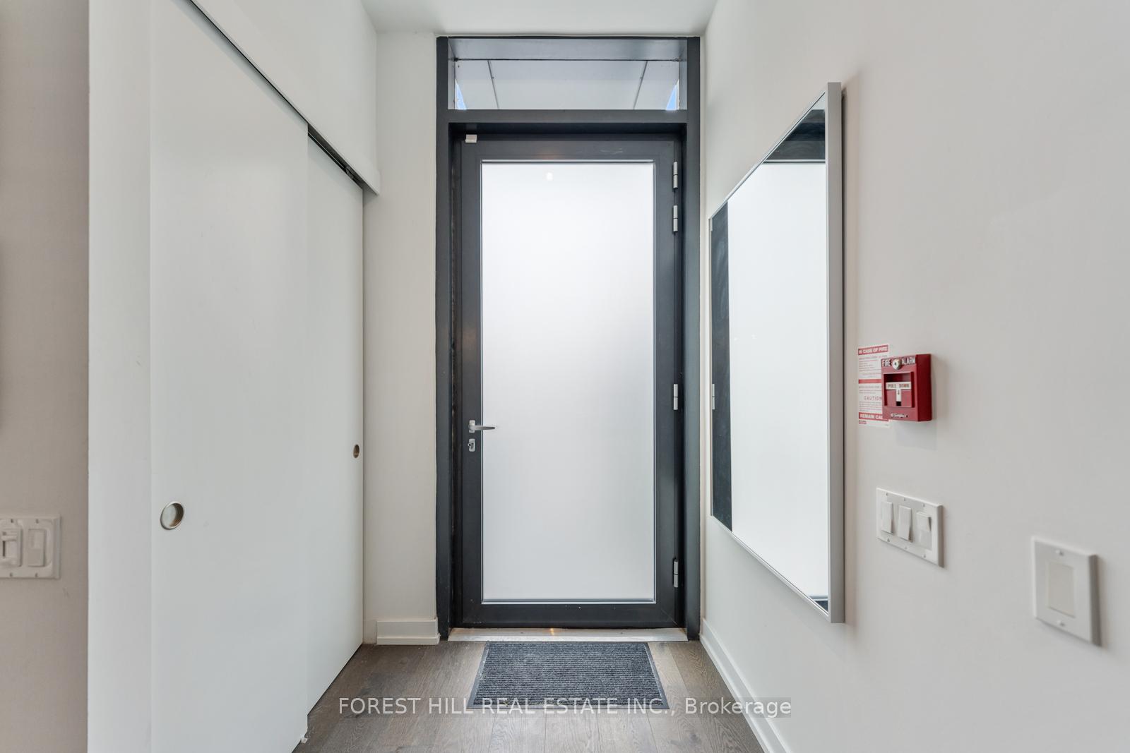 2 Bedrooms Condo at 161 Roehampton, Toronto For sale
