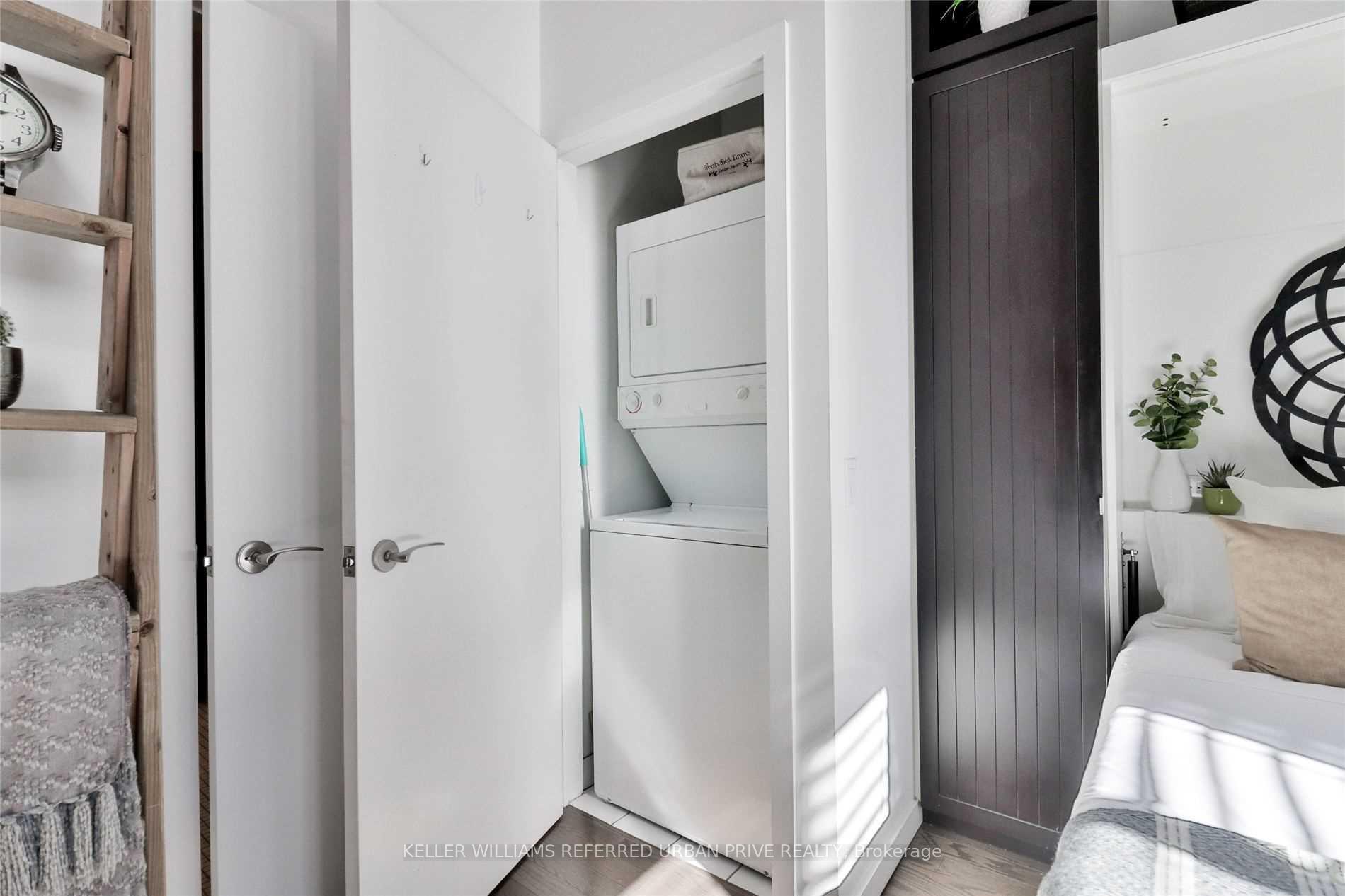 Condo at 915 King, Toronto For sale