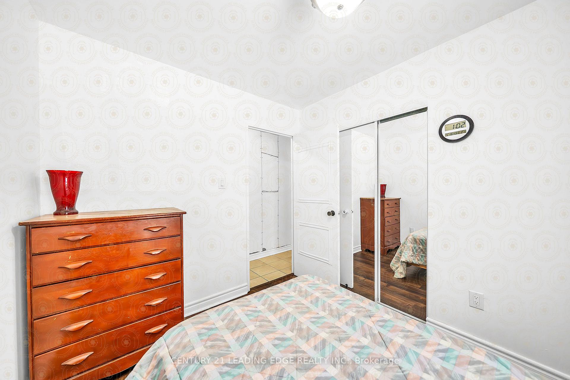 3 Bedrooms Condo at 1690 Victoria Park, Toronto For sale