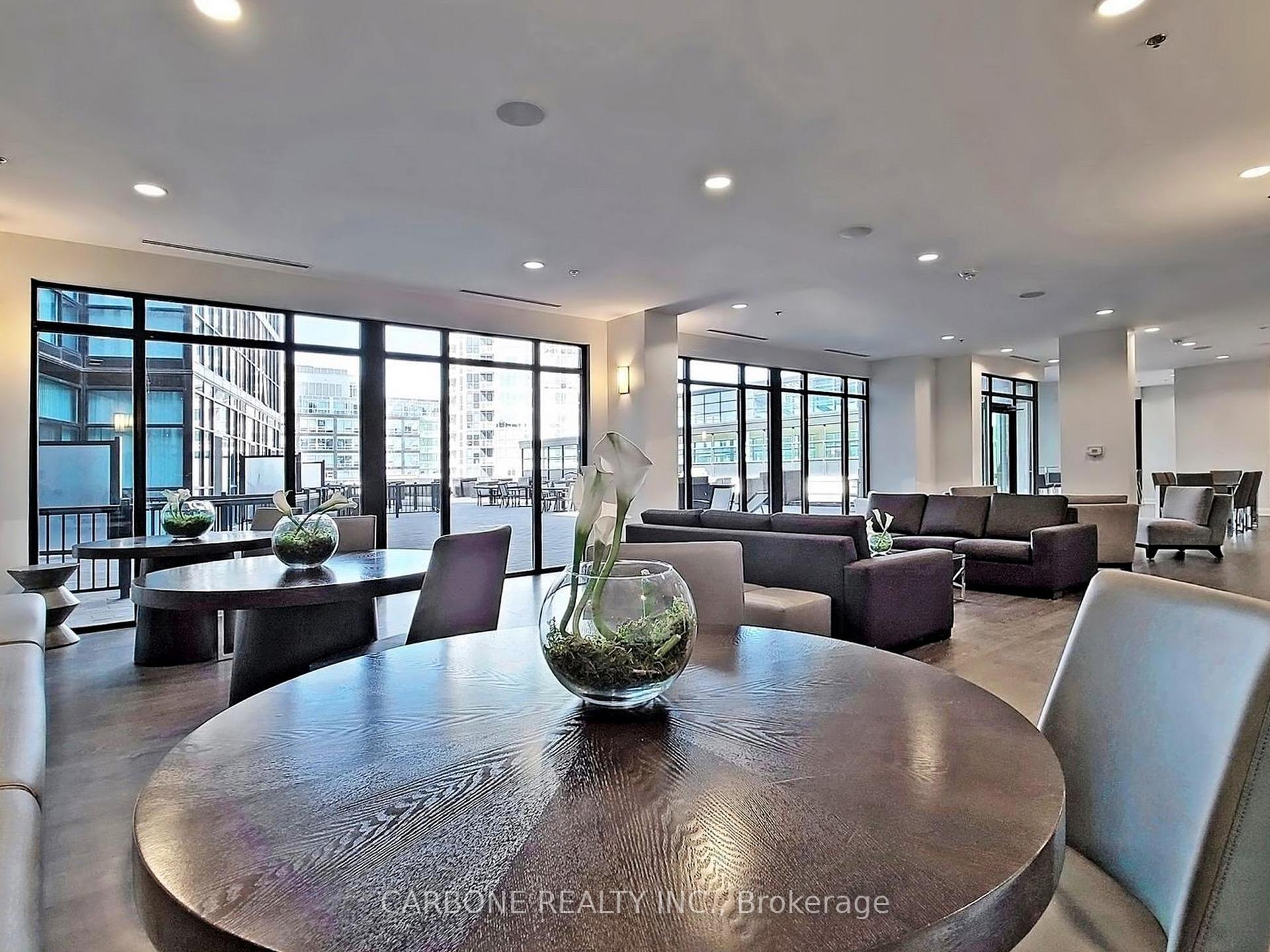 3 Bedrooms Condo at 2900 Hwy 7, Vaughan For sale