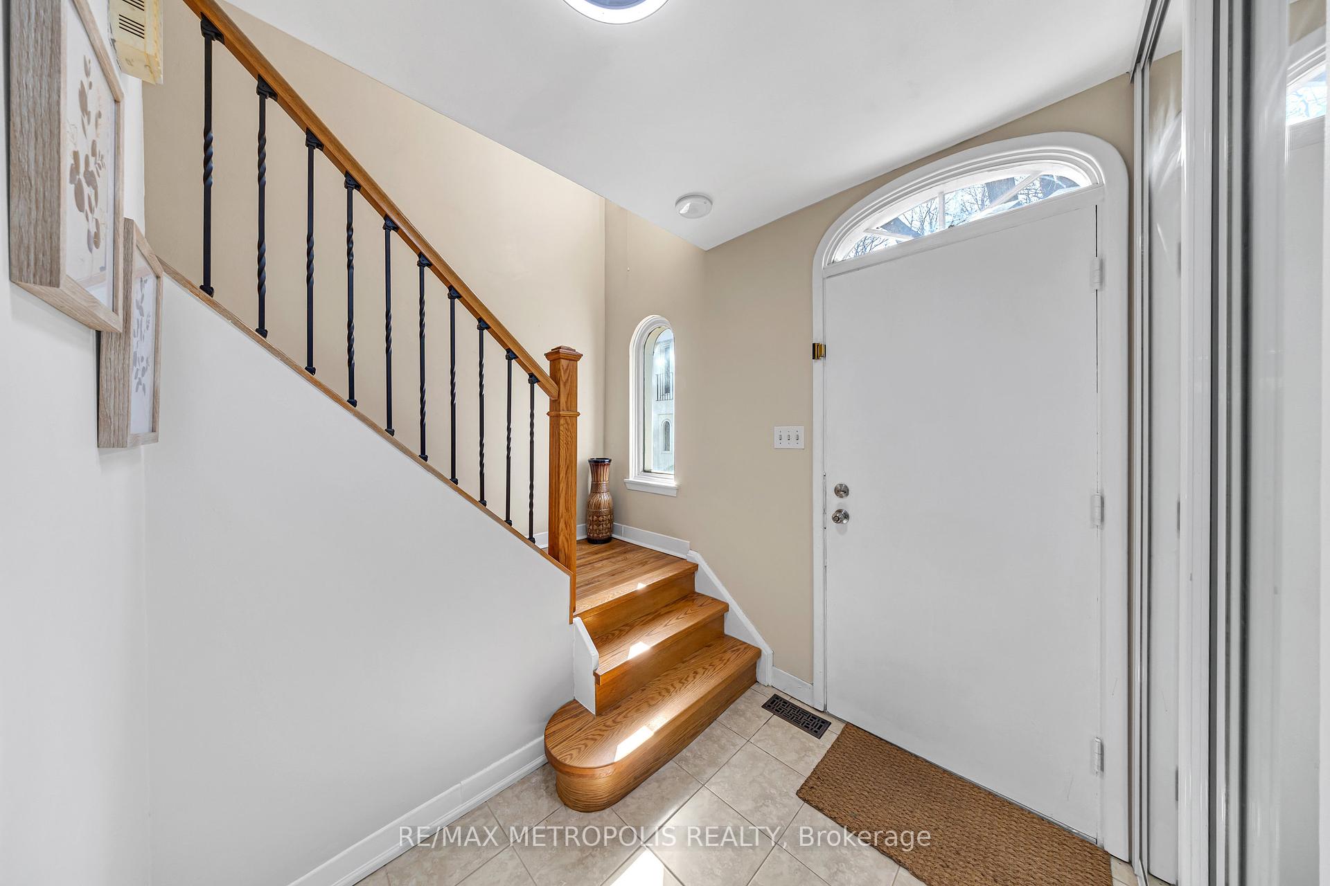 4 Bedrooms Condo at 2550 Birchmount, Toronto For sale